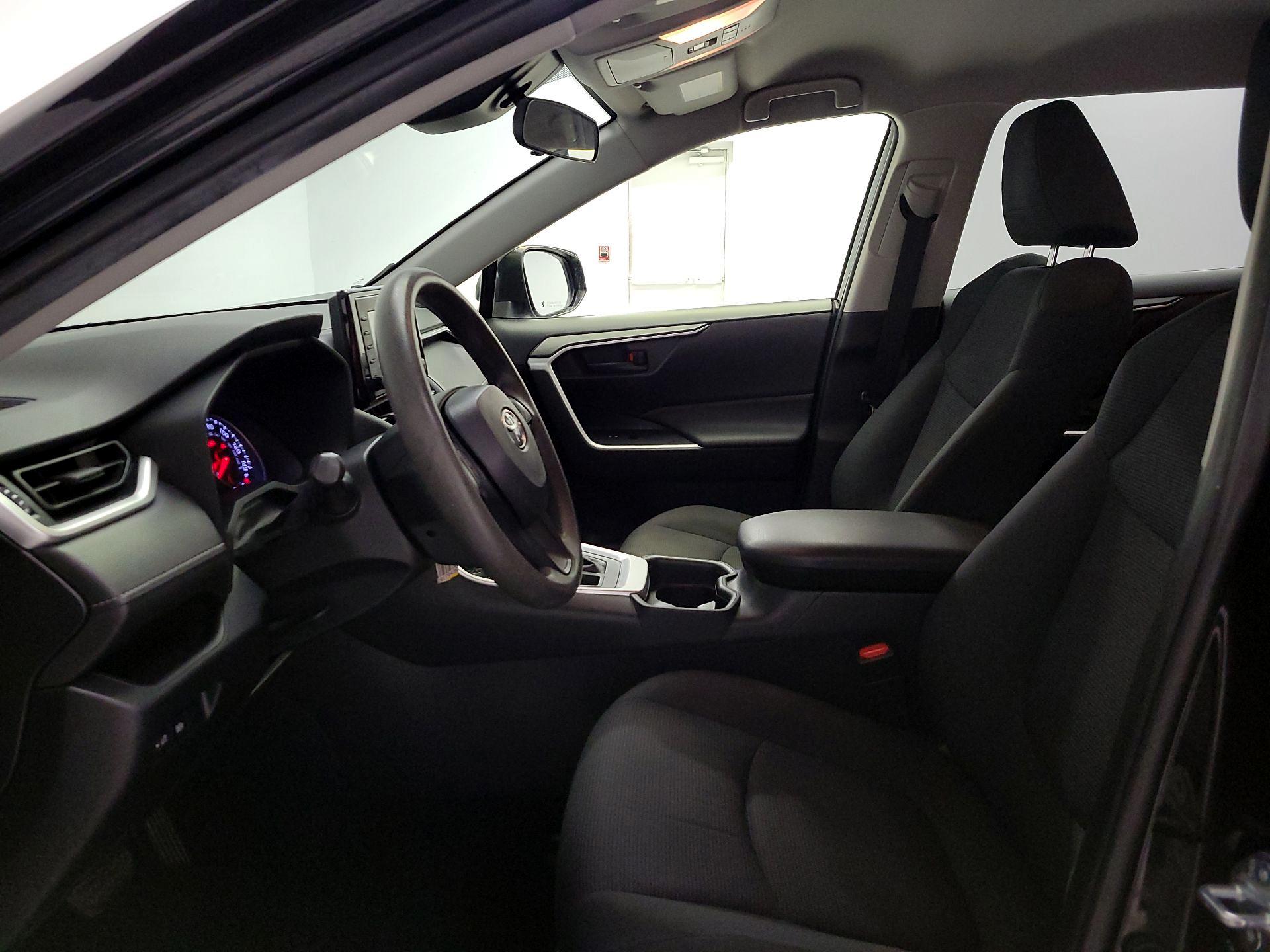 Thumbnail: 2019 Toyota RAV4 - 11