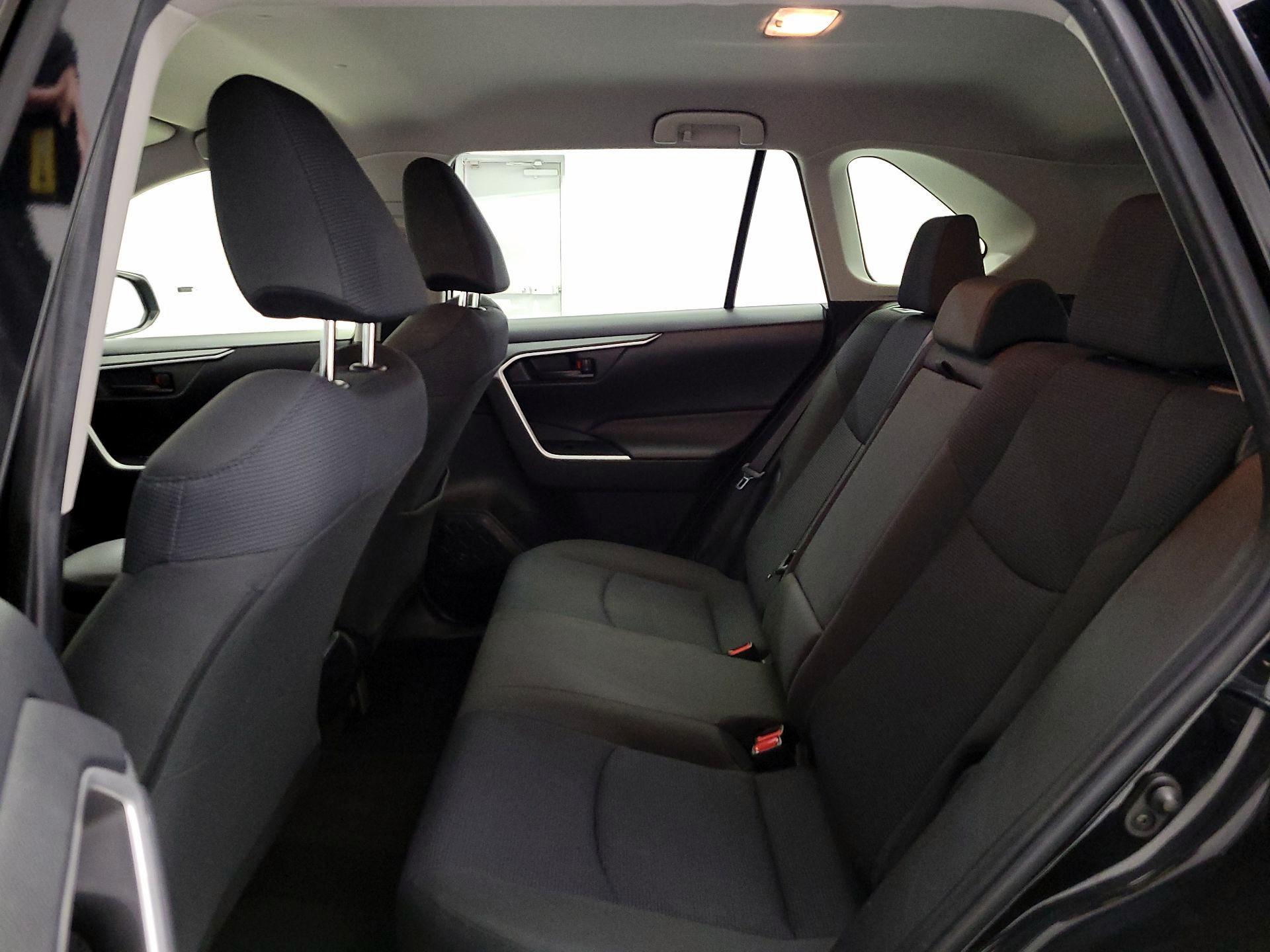 Thumbnail: 2019 Toyota RAV4 - 19