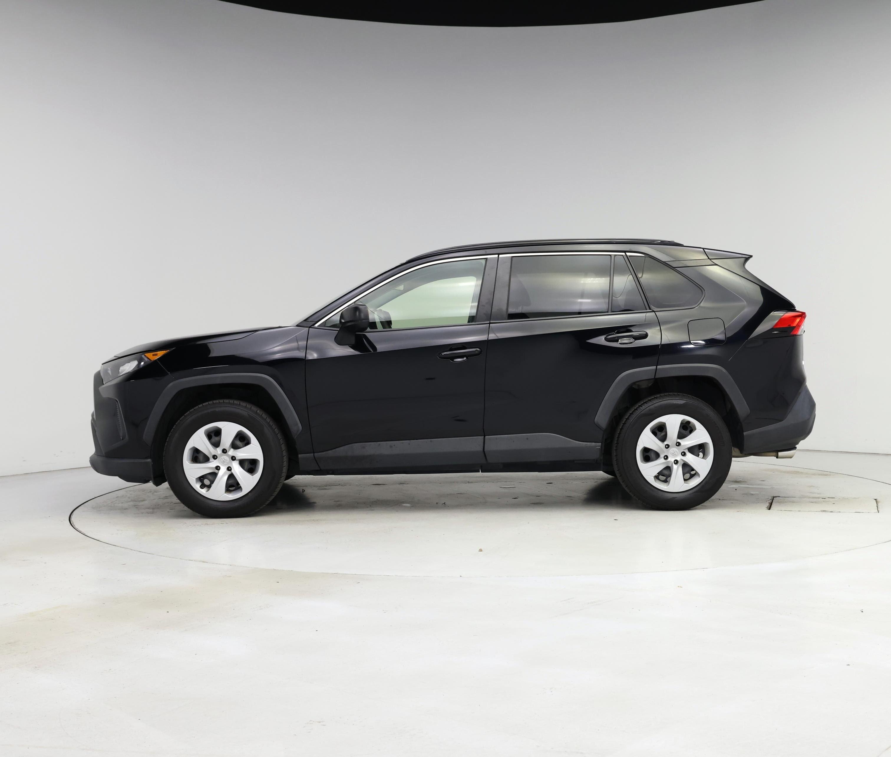 Thumbnail: 2019 Toyota RAV4 - 3
