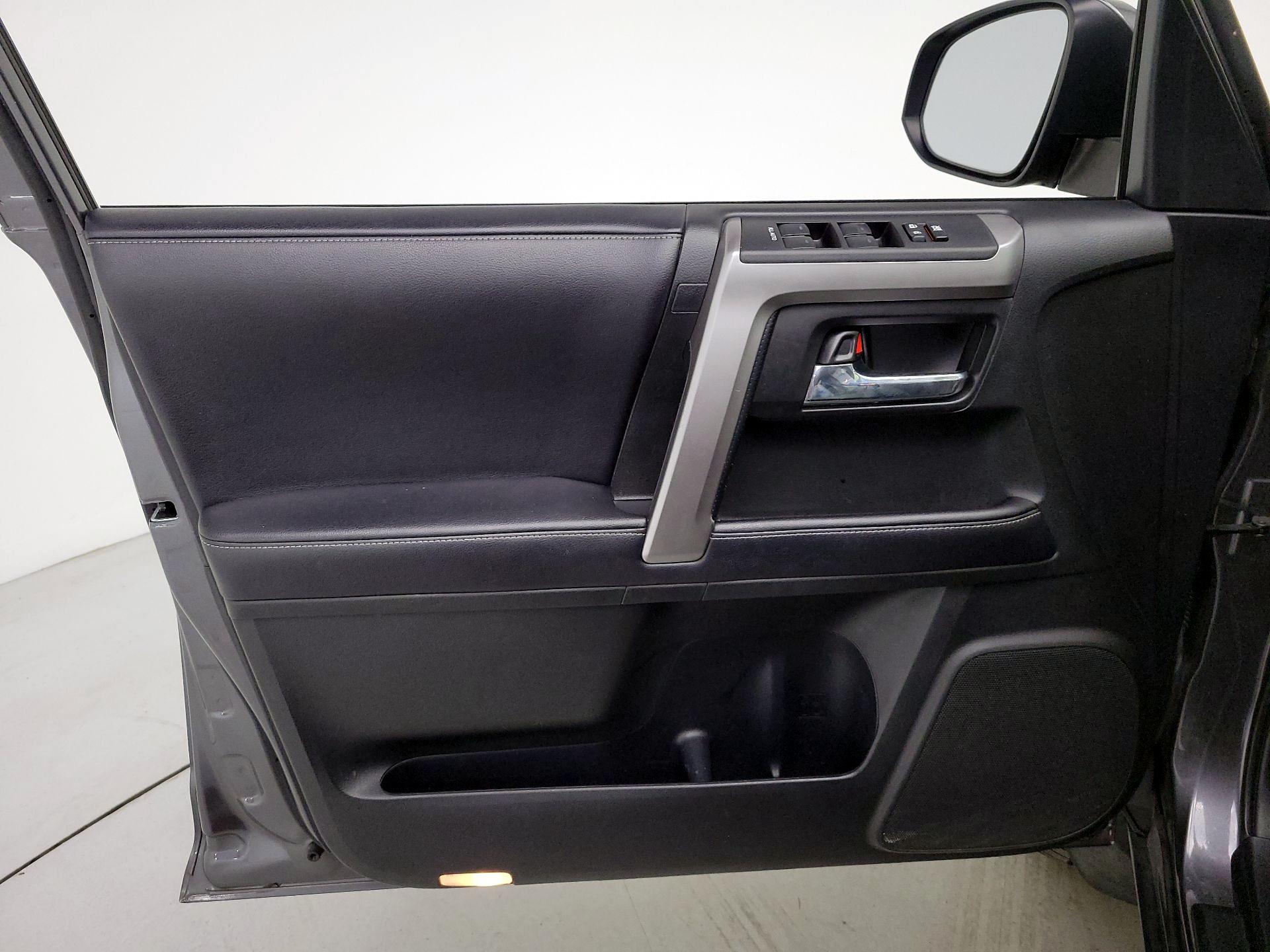 Thumbnail: 2018 Toyota 4Runner - 12