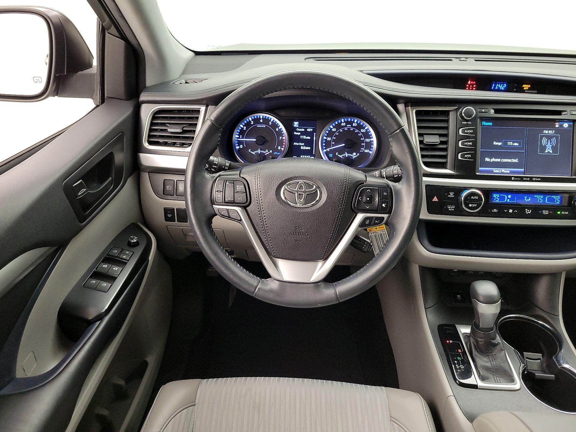 Thumbnail: 2019 Toyota Highlander - 10
