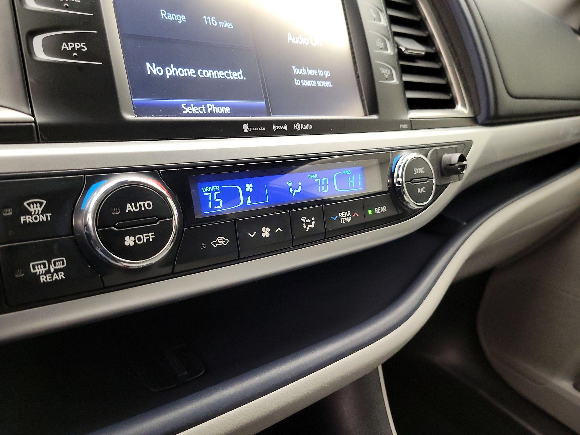 Thumbnail: 2019 Toyota Highlander - 16