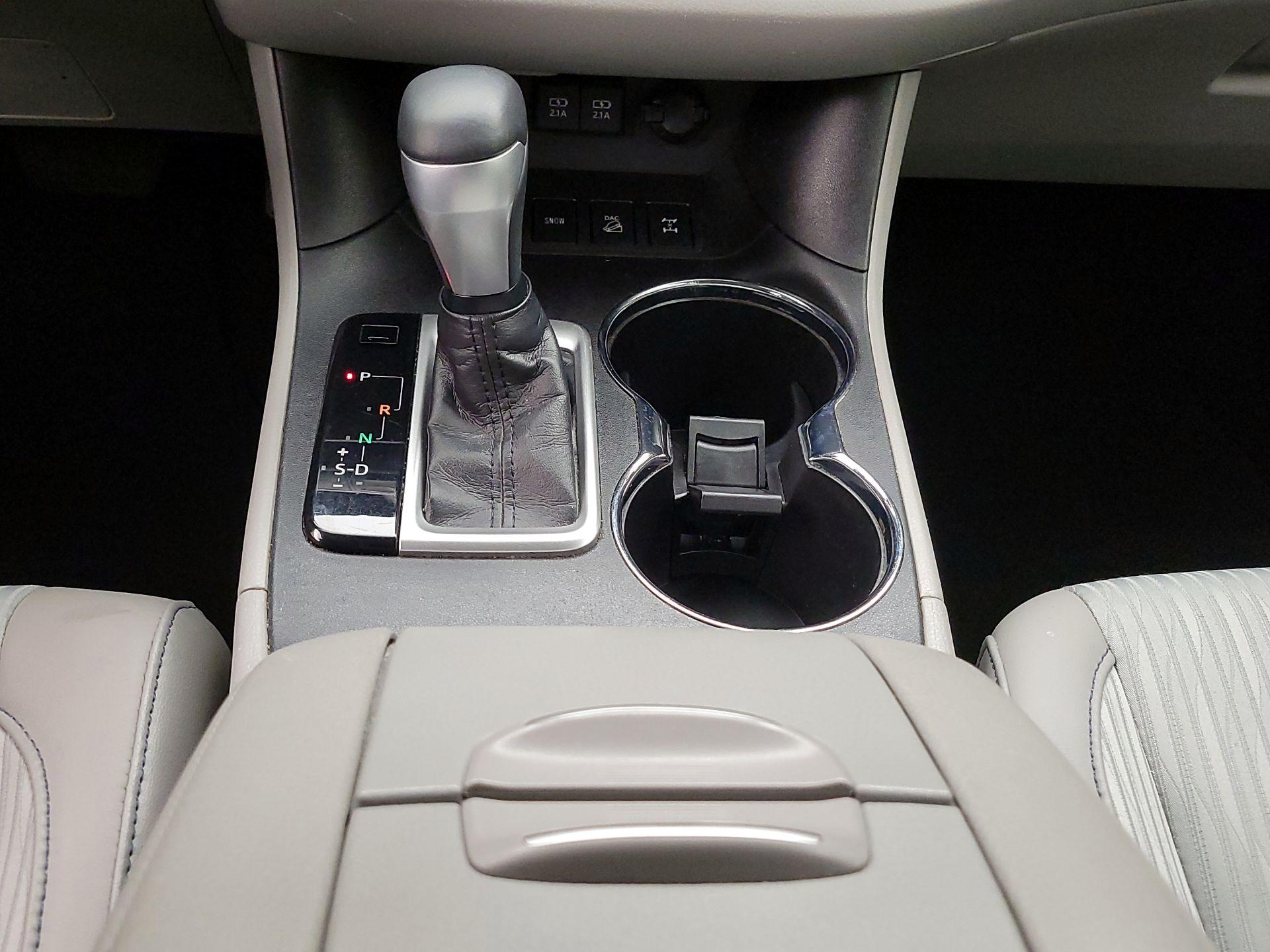 Thumbnail: 2019 Toyota Highlander - 17