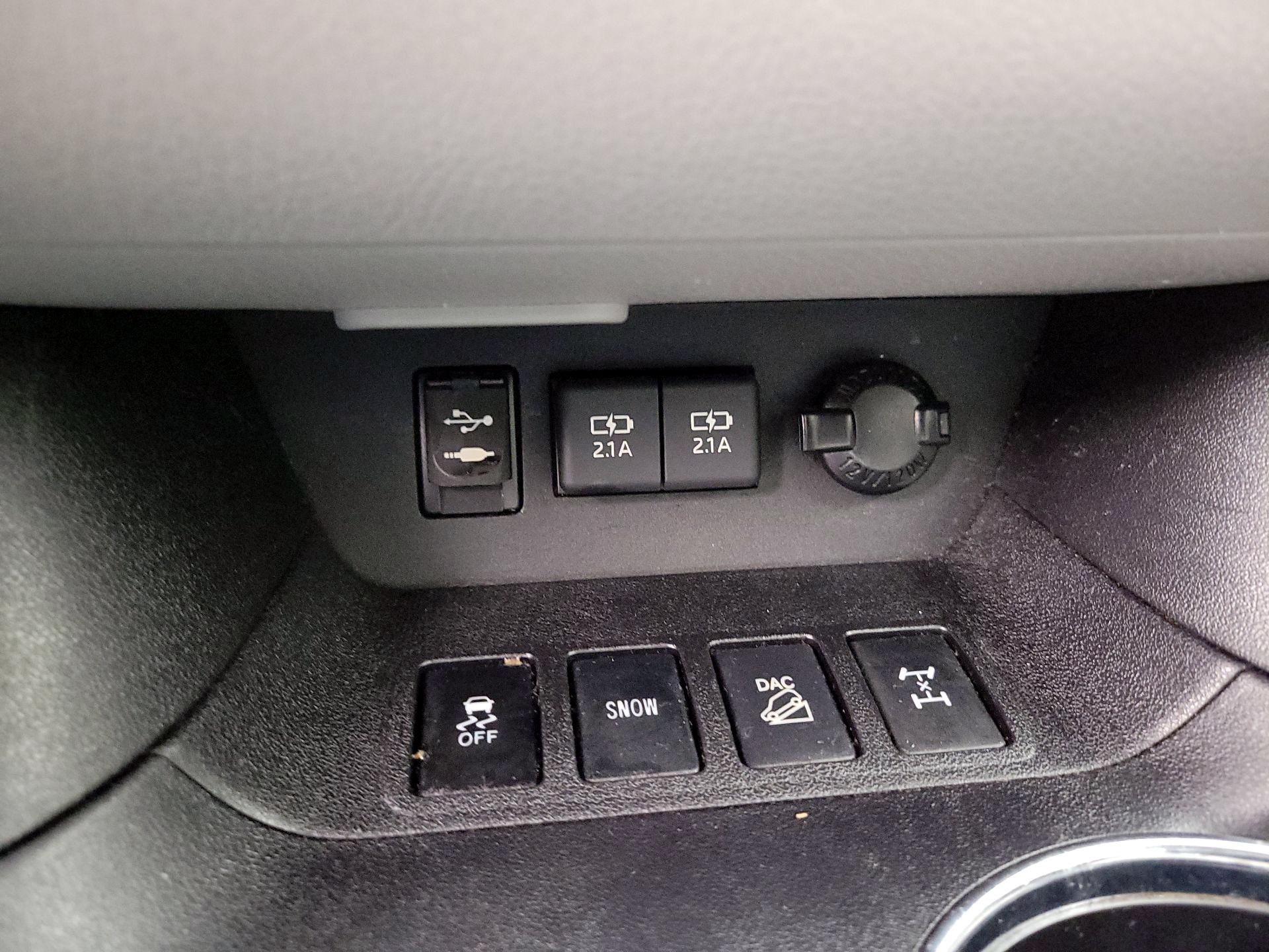 Thumbnail: 2019 Toyota Highlander - 18