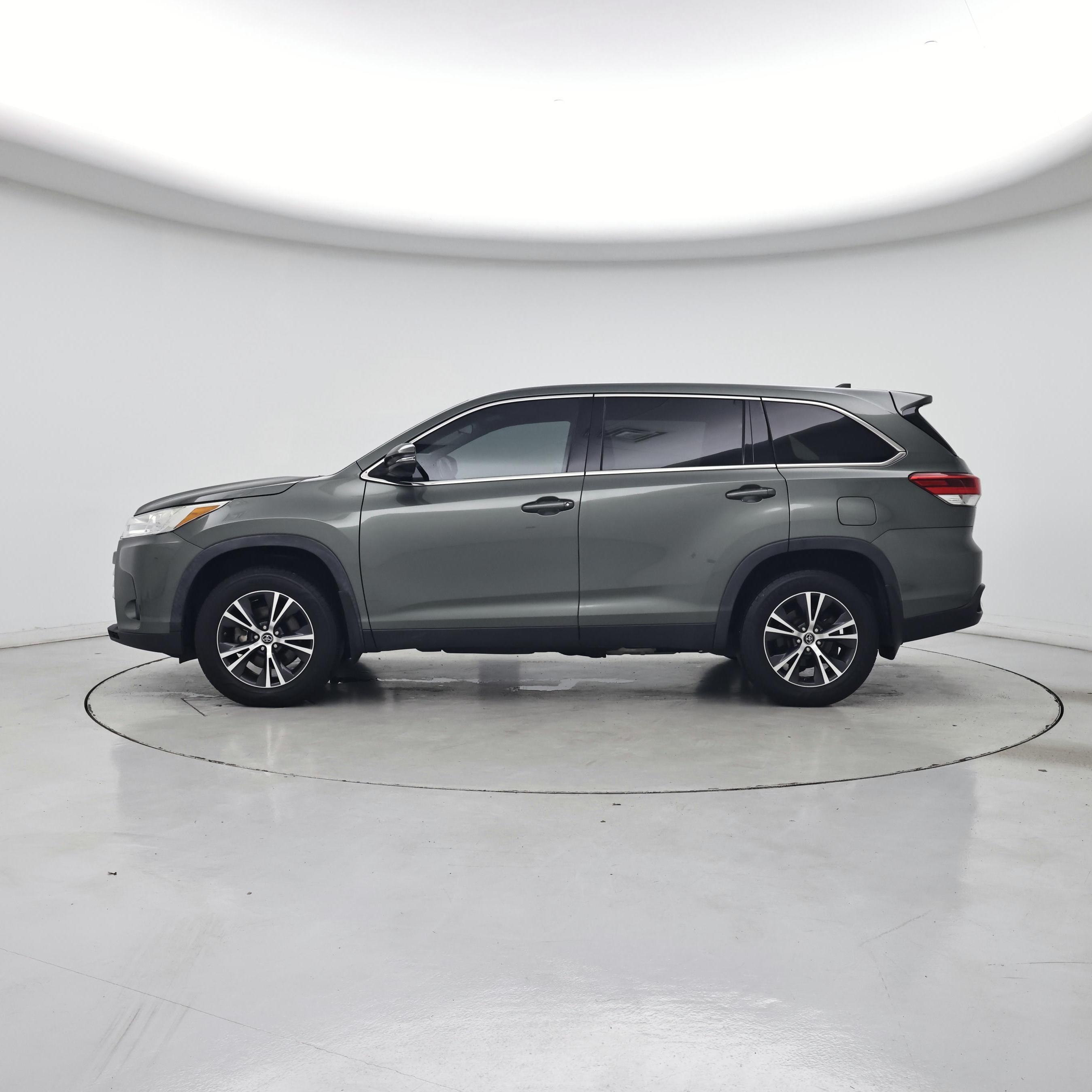 Thumbnail: 2019 Toyota Highlander - 3