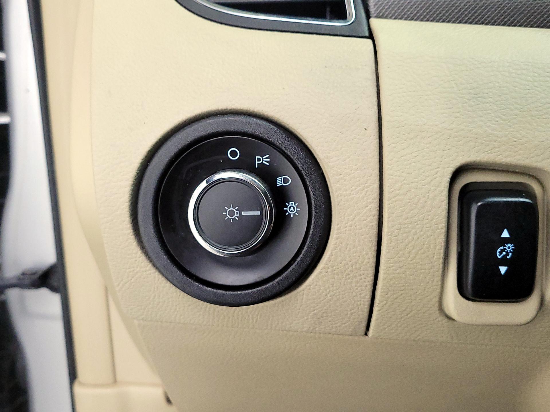 Thumbnail: 2017 Ford Taurus - 13