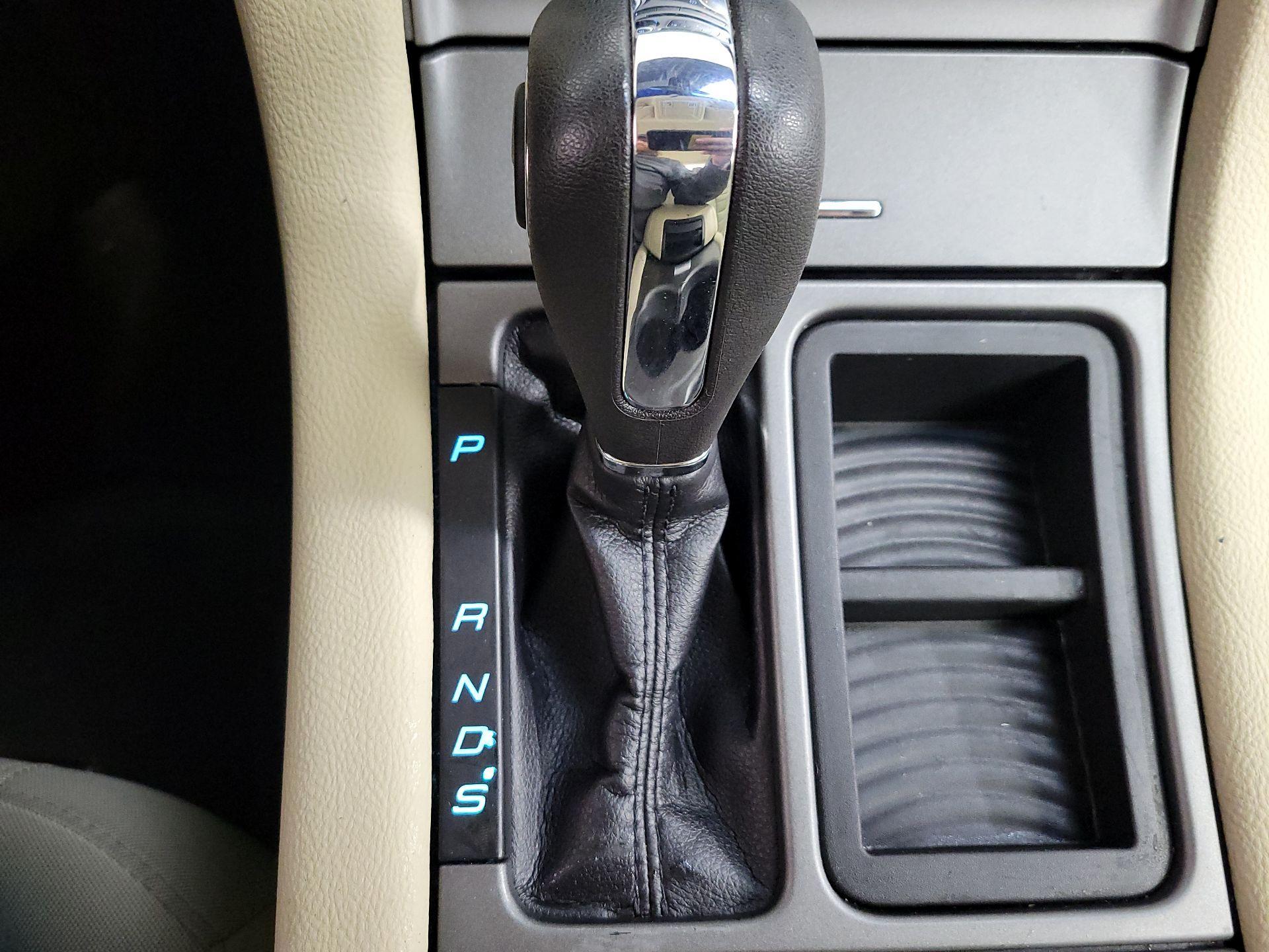 Thumbnail: 2017 Ford Taurus - 17