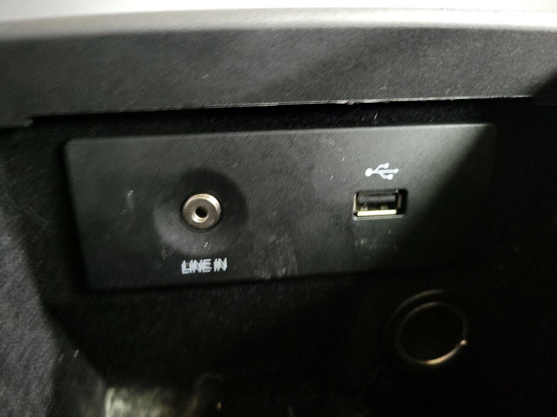 Thumbnail: 2017 Ford Taurus - 18