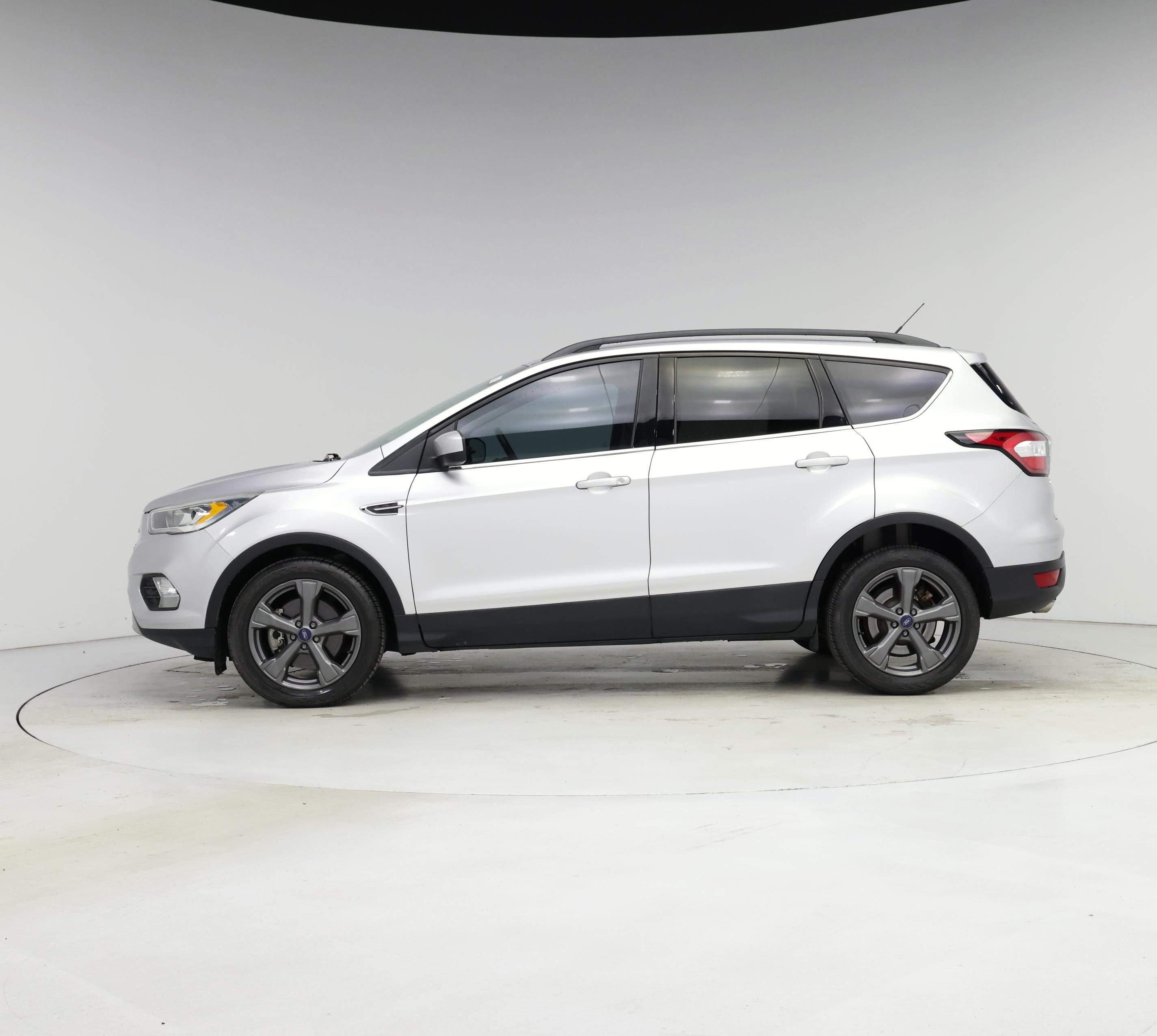 Thumbnail: 2017 Ford Escape - 3