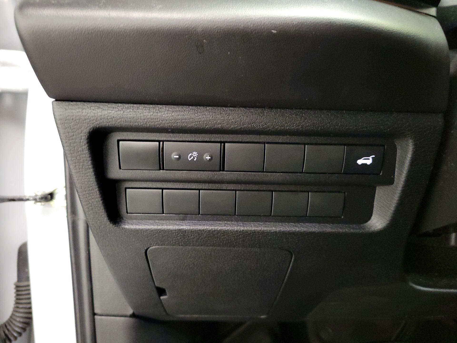 Thumbnail: 2023 Mitsubishi Outlander - 13