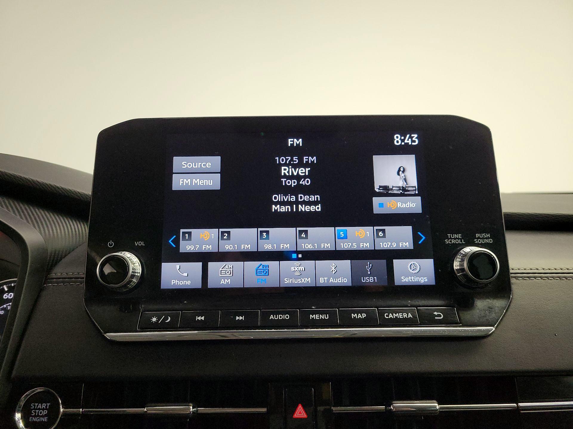 Thumbnail: 2023 Mitsubishi Outlander - 16