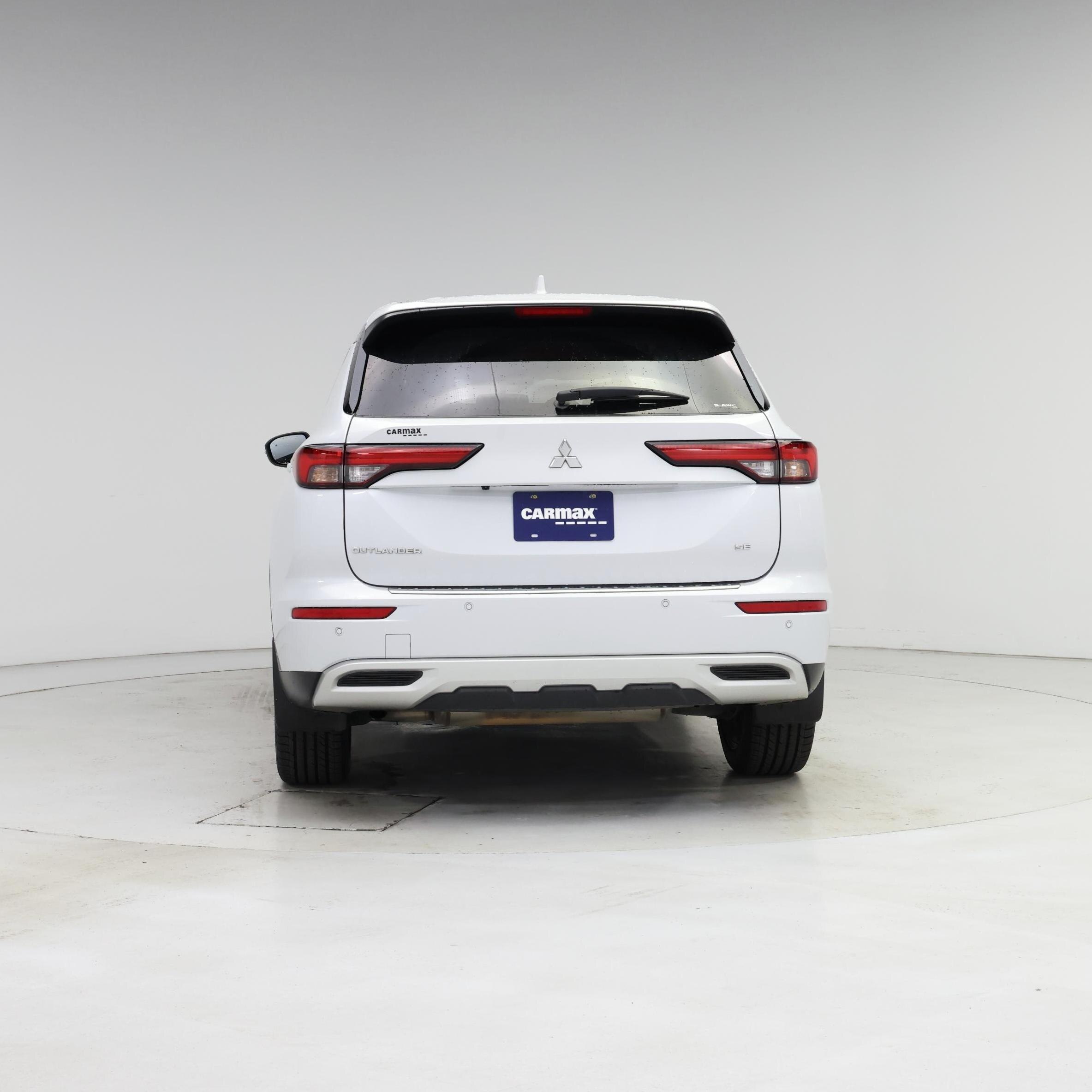 Thumbnail: 2023 Mitsubishi Outlander - 6