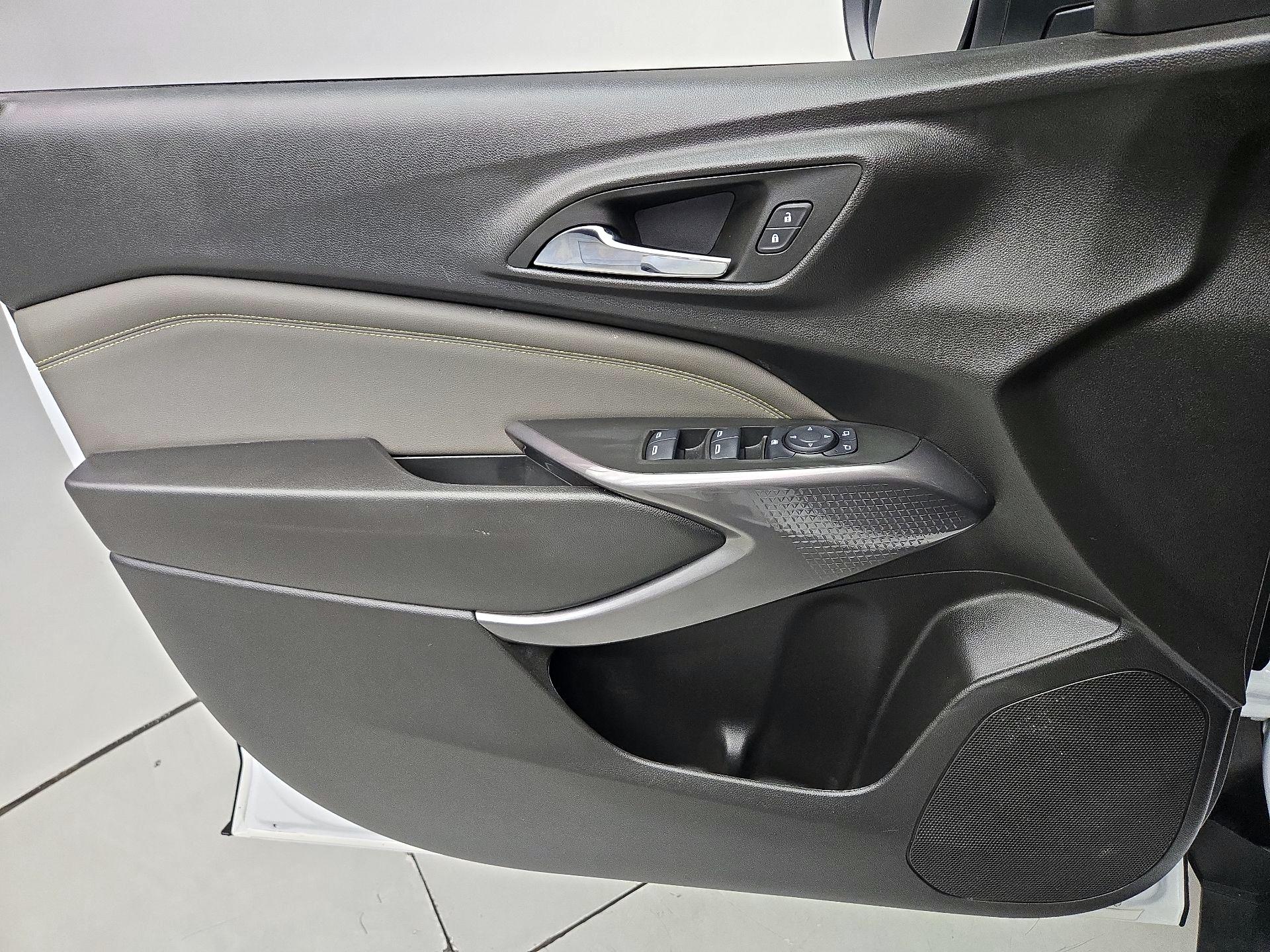 Thumbnail: 2025 Chevrolet Trax - 12