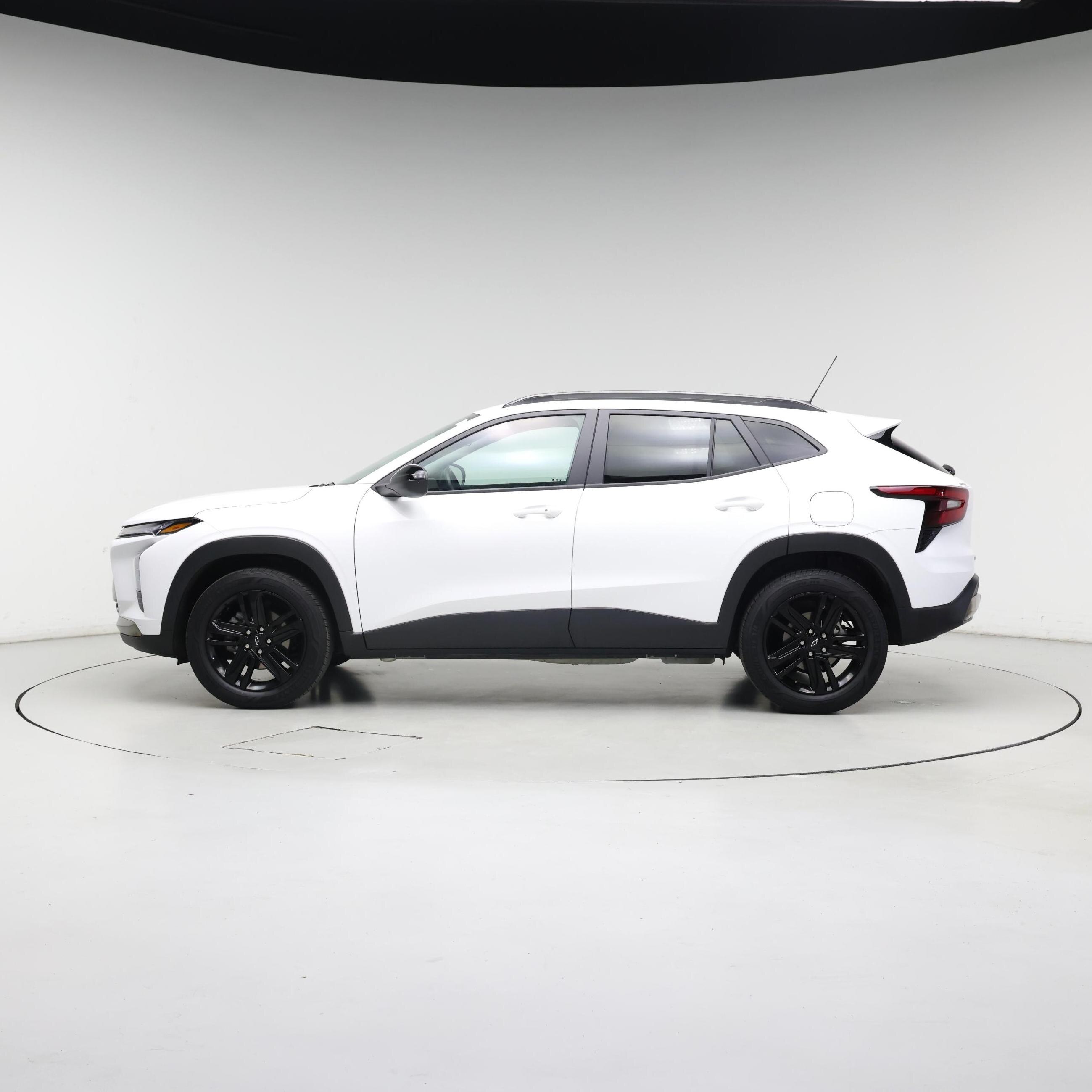 Thumbnail: 2025 Chevrolet Trax - 3