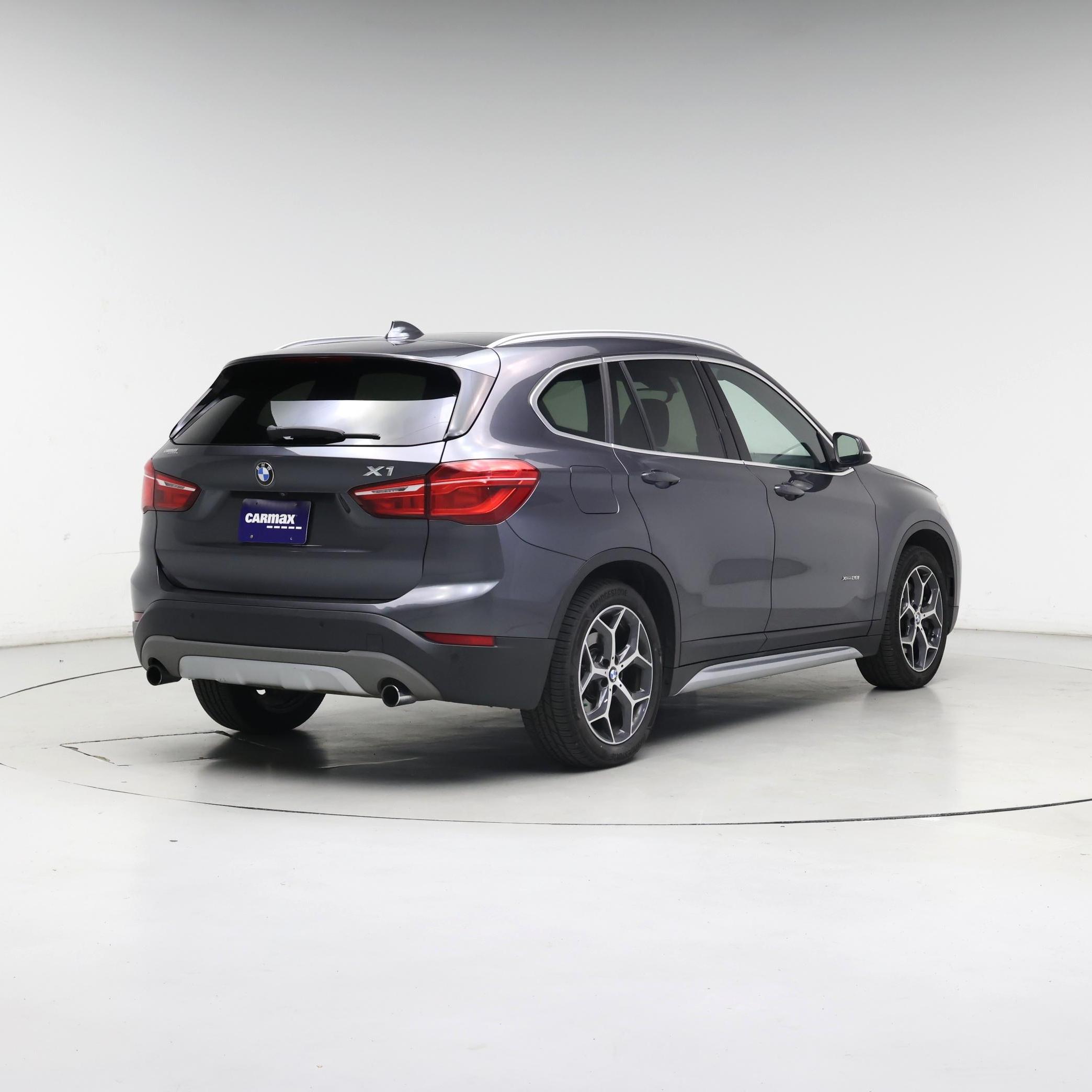 Thumbnail: 2017 BMW X1 - 8