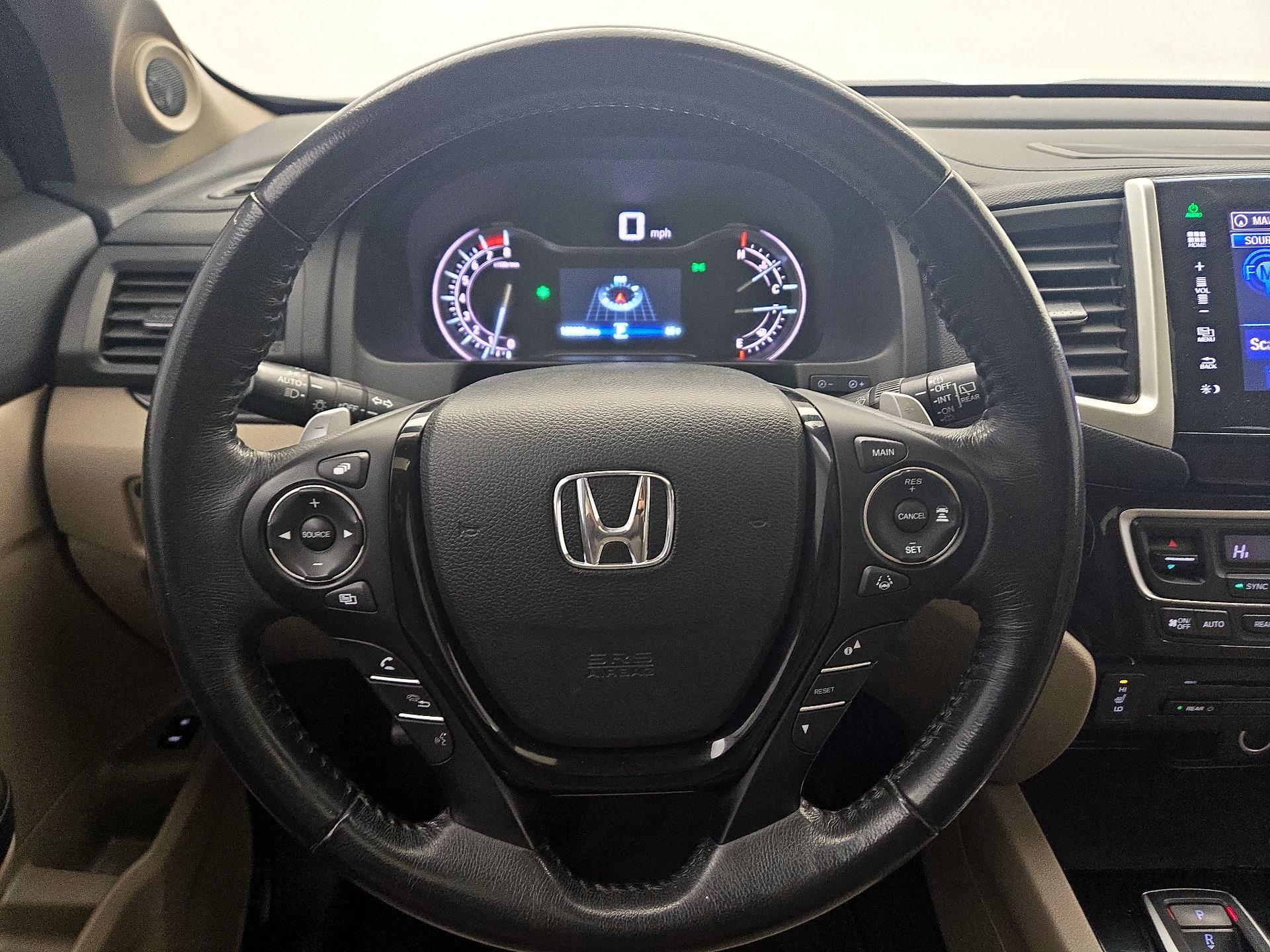 Thumbnail: 2016 Honda Pilot - 10