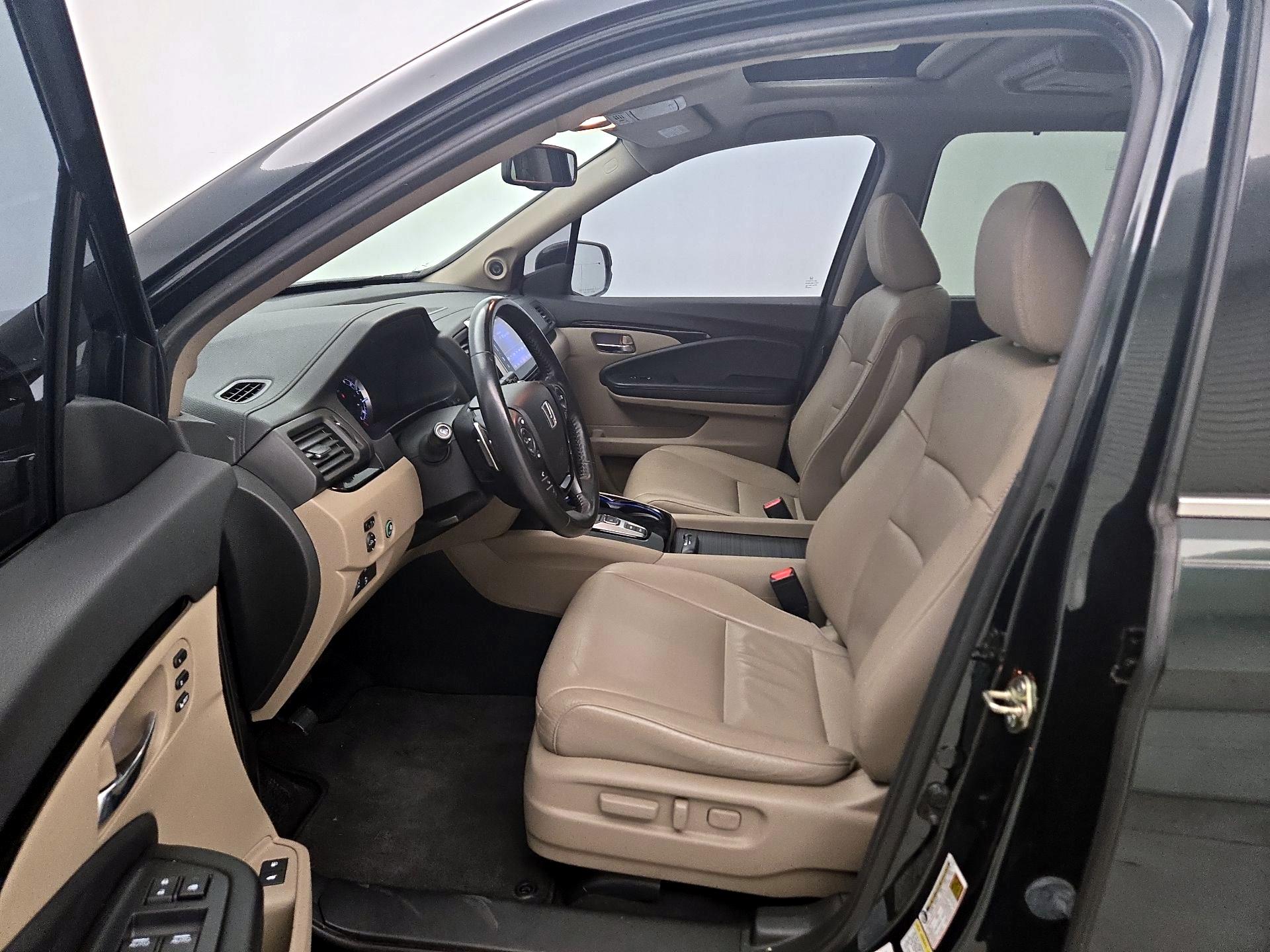 Thumbnail: 2016 Honda Pilot - 11