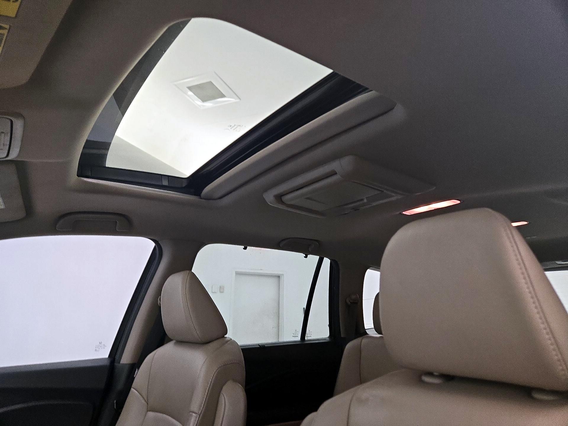 Thumbnail: 2016 Honda Pilot - 19