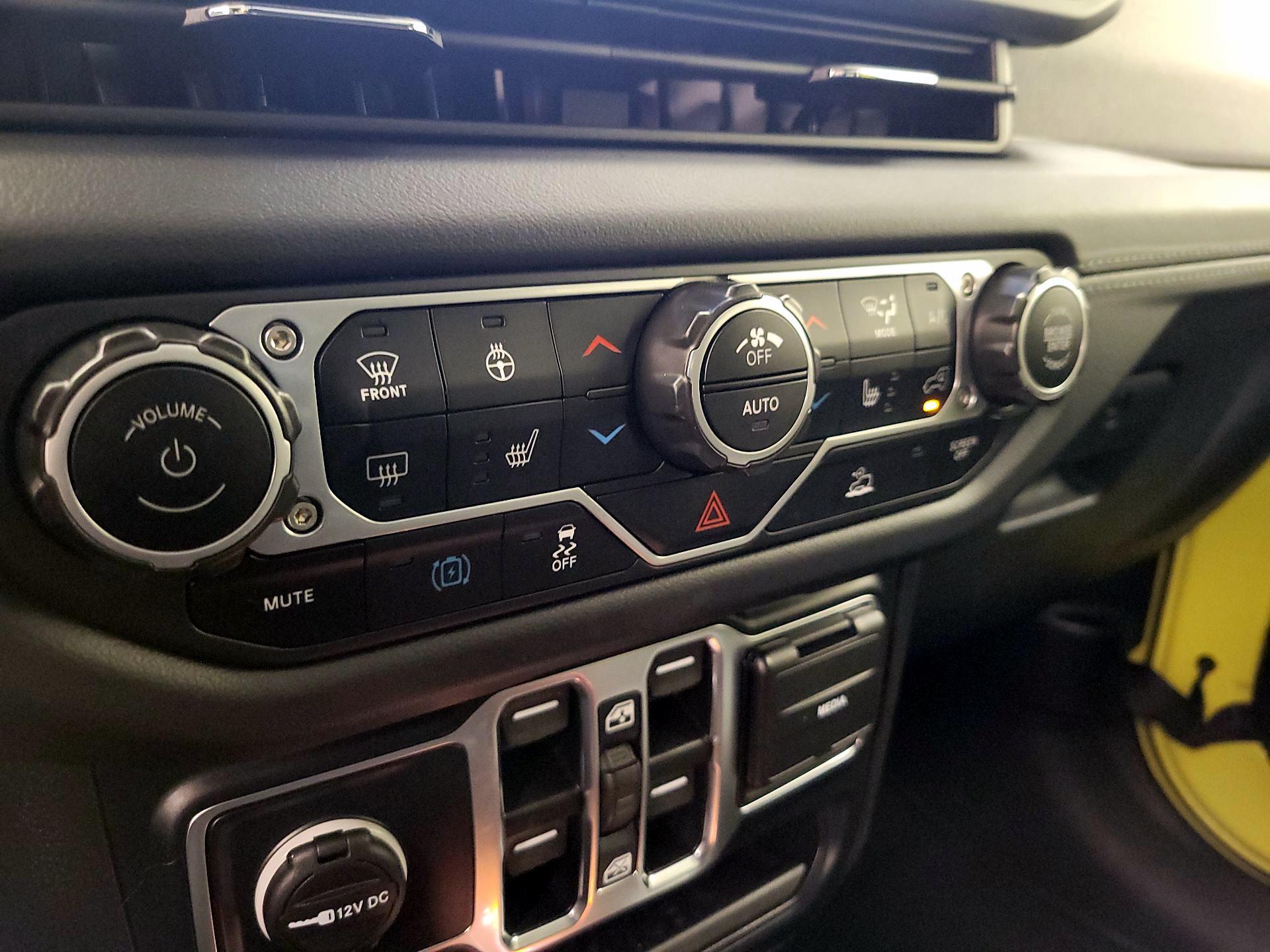 Thumbnail: 2024 Jeep Wrangler - 16