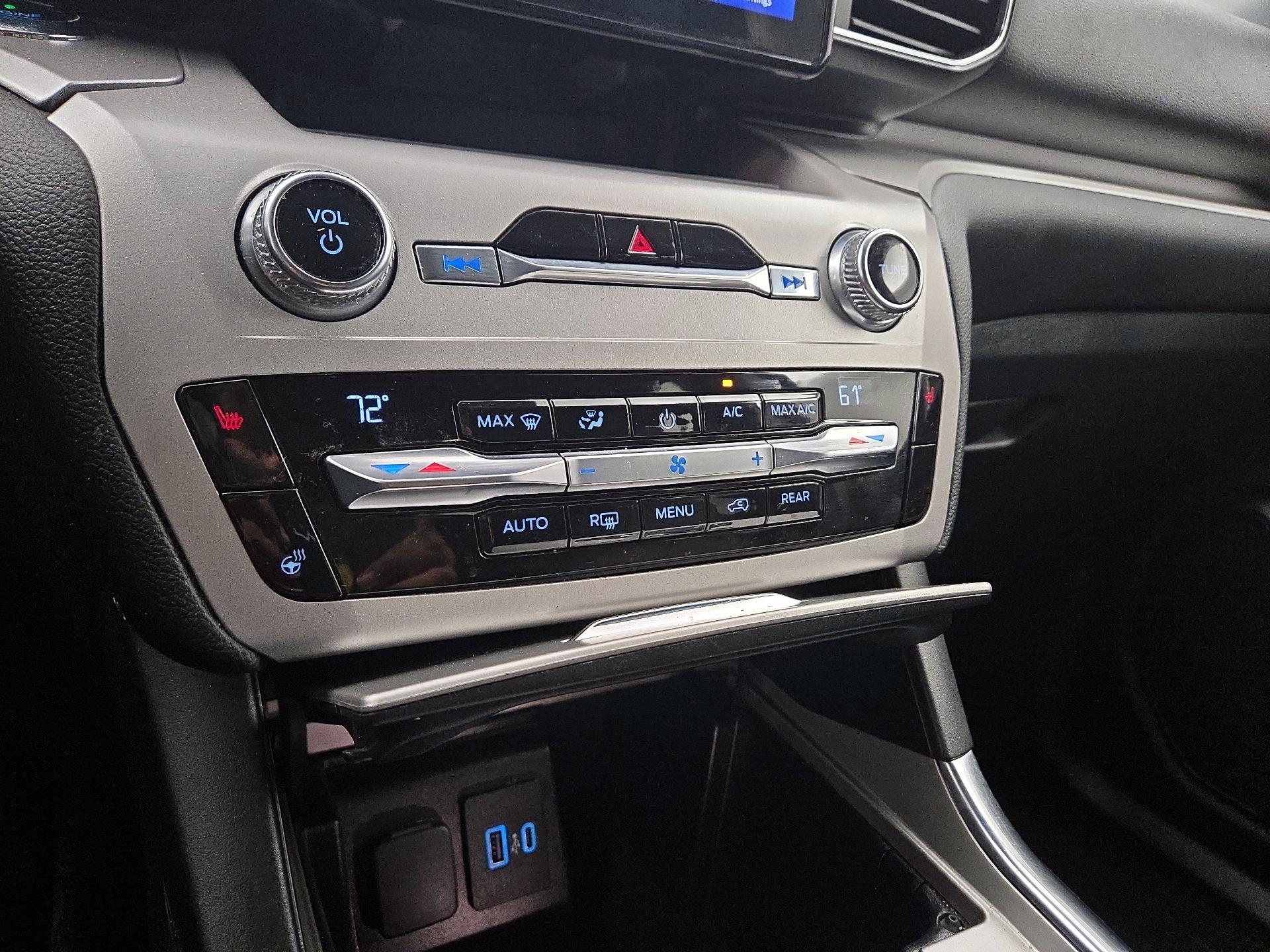 Thumbnail: 2021 Ford Explorer - 16