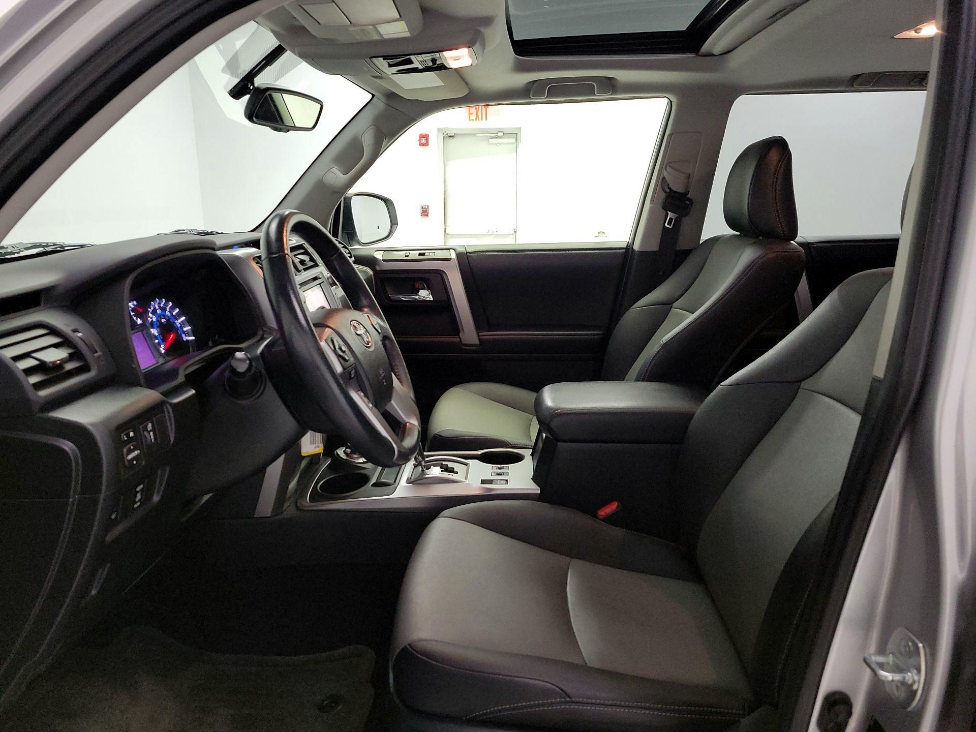 Thumbnail: 2016 Toyota 4Runner - 11