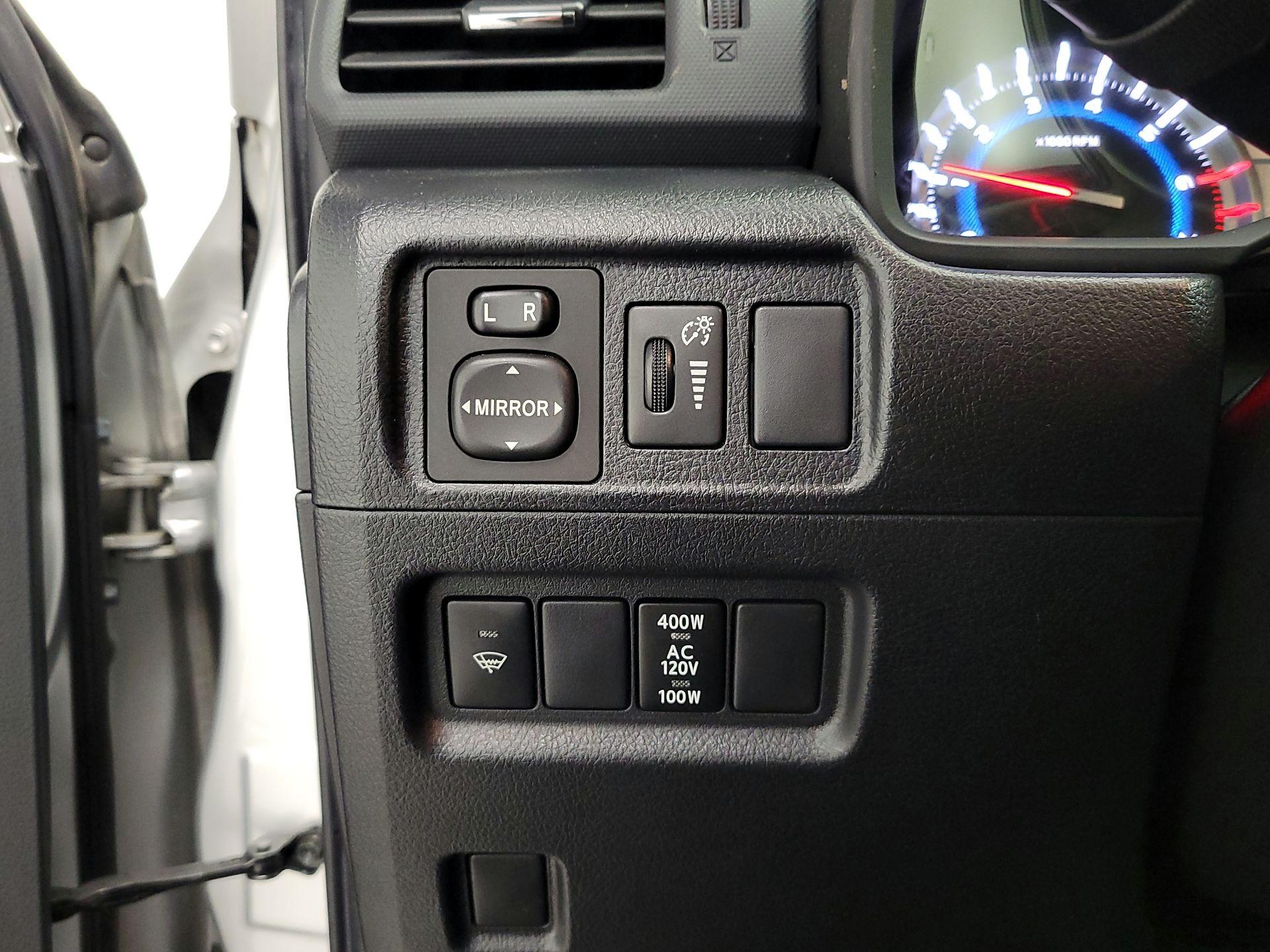 Thumbnail: 2016 Toyota 4Runner - 13