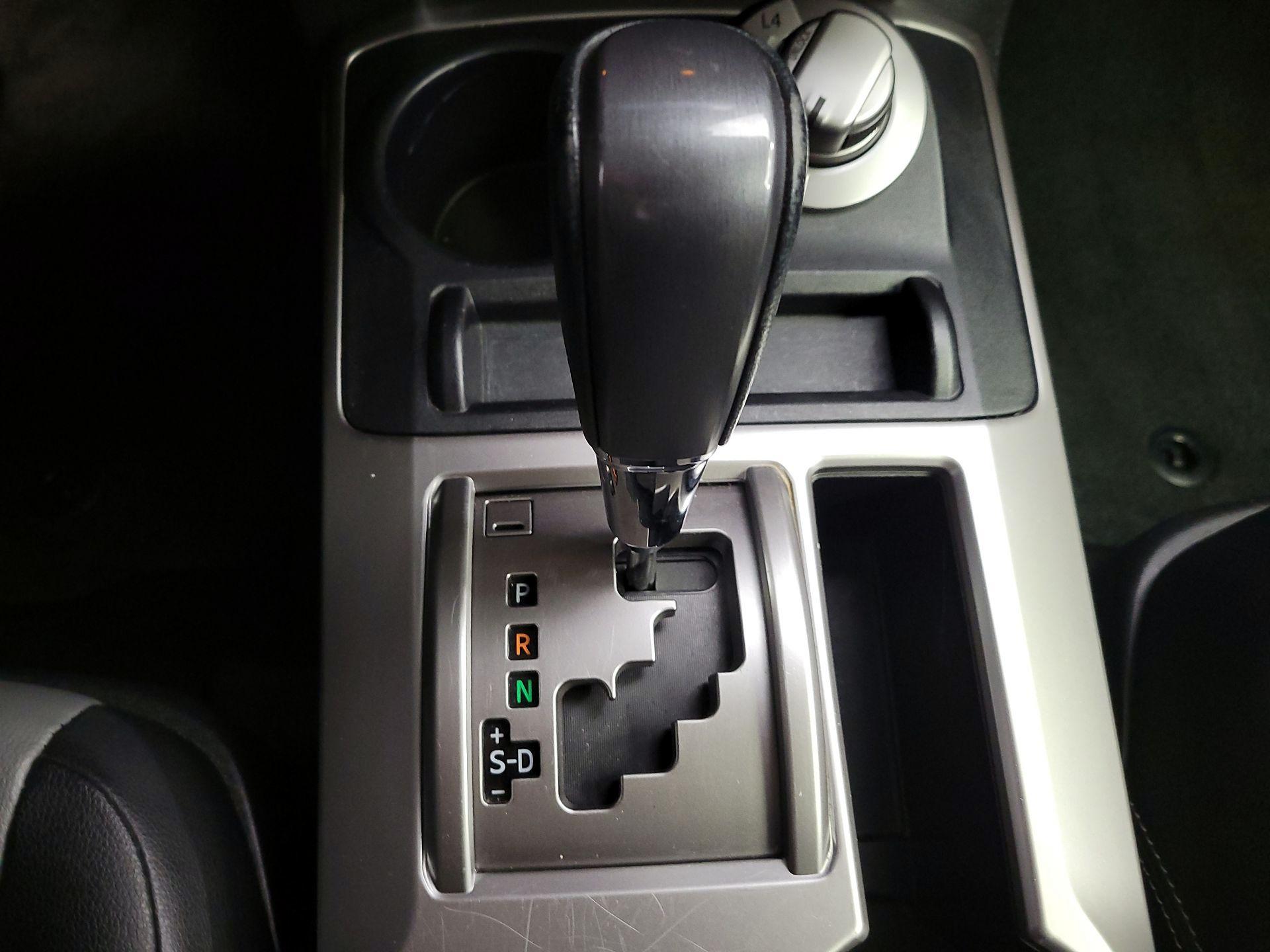 Thumbnail: 2016 Toyota 4Runner - 18