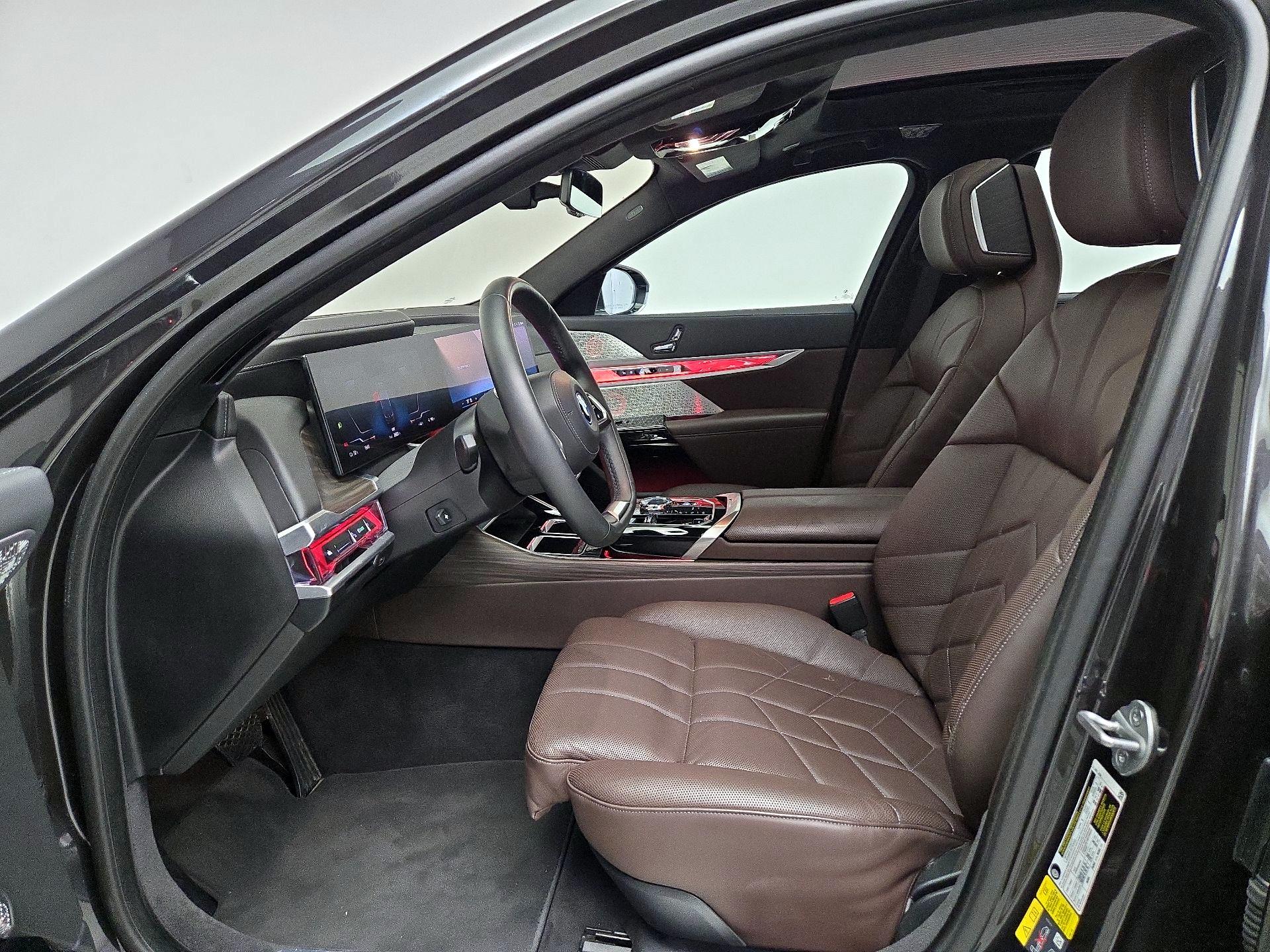 Thumbnail: 2023 BMW i7 - 11