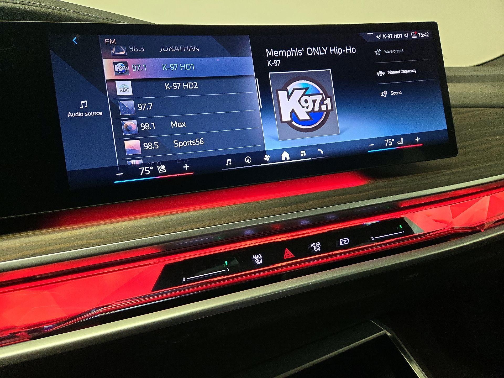 Thumbnail: 2023 BMW i7 - 16