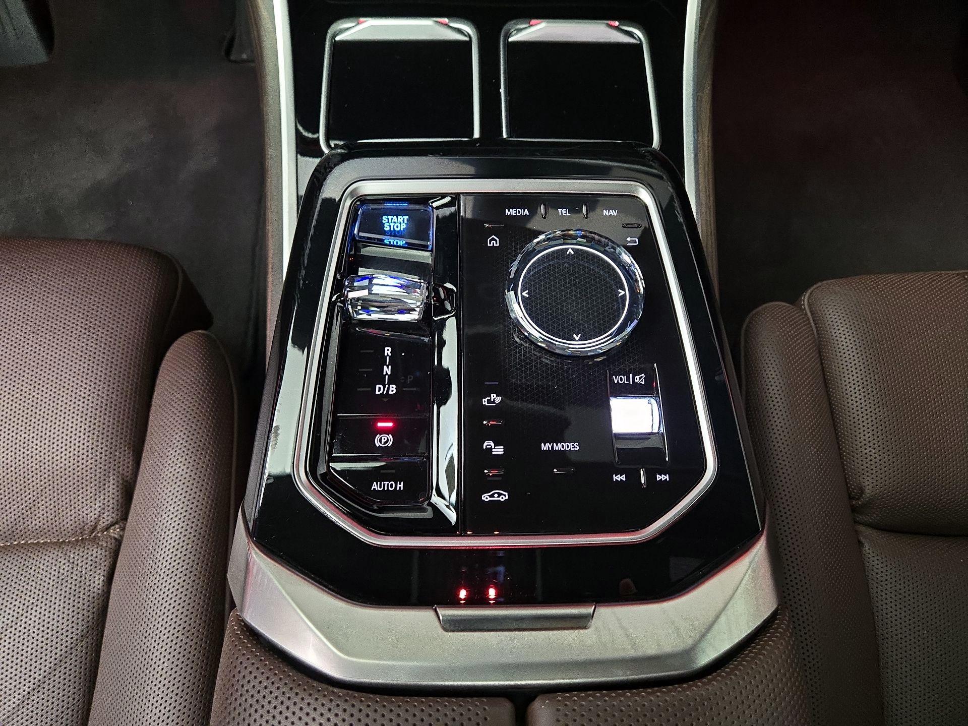 Thumbnail: 2023 BMW i7 - 18