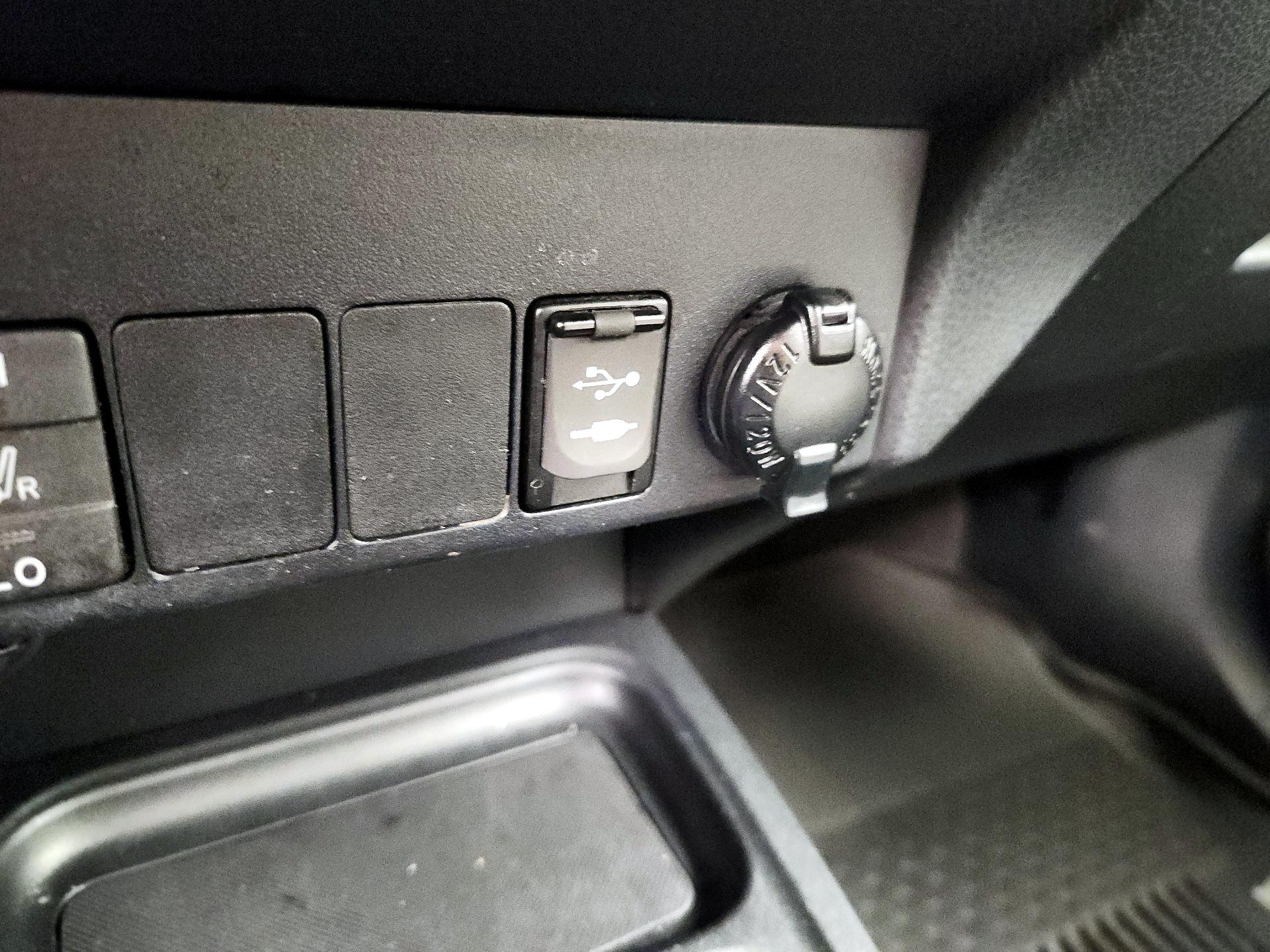 Thumbnail: 2018 Toyota RAV4 - 19