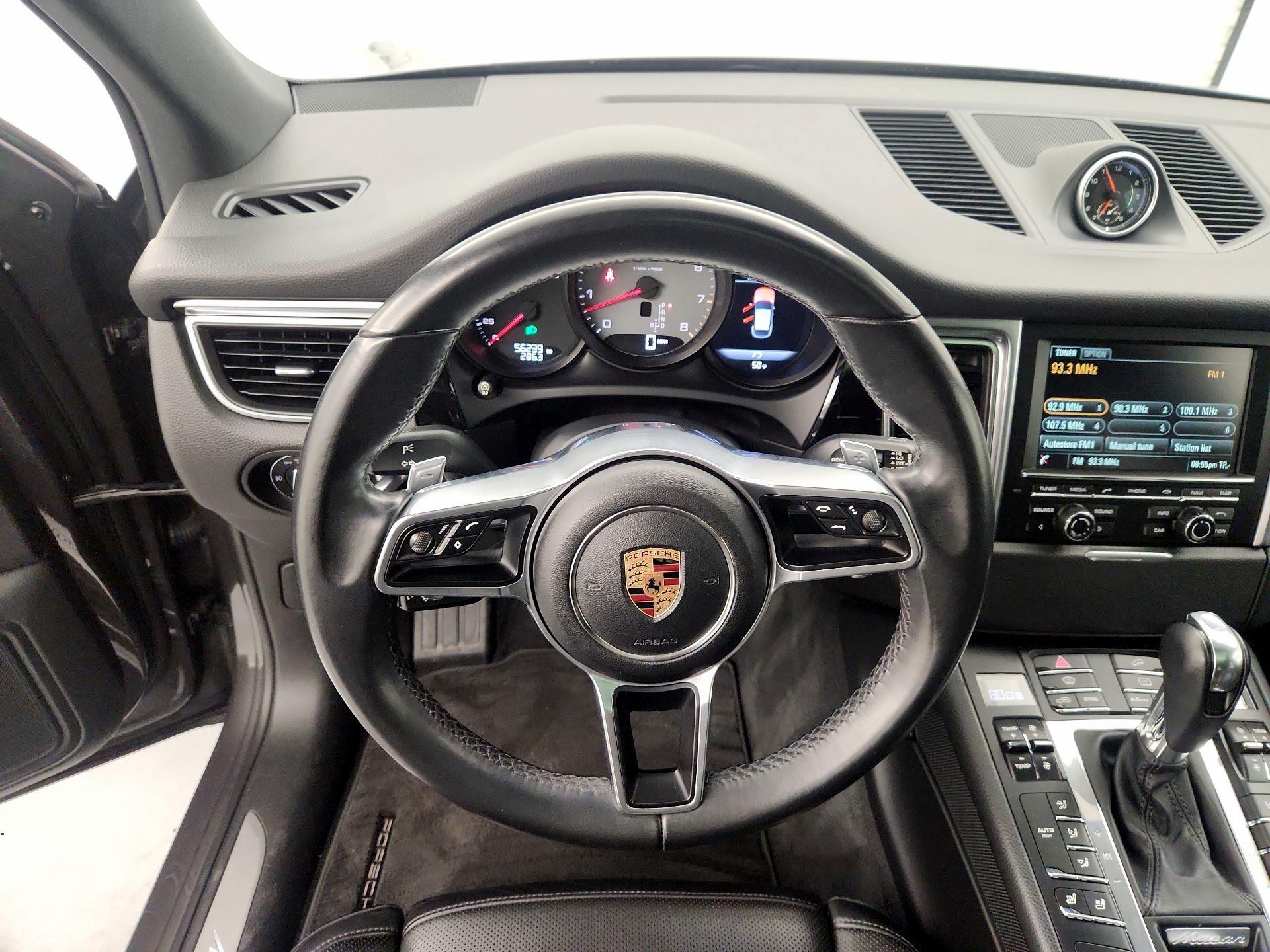 Thumbnail: 2016 Porsche Macan - 10