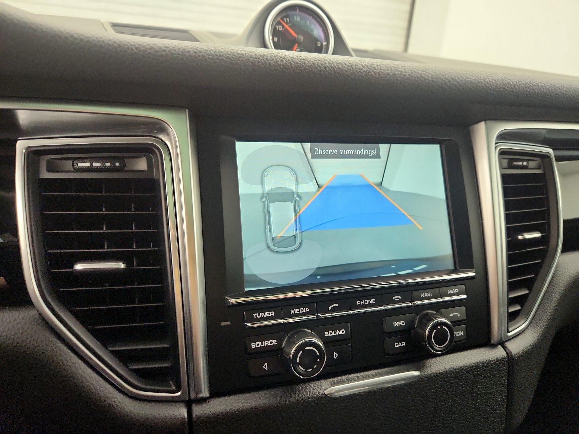 Thumbnail: 2016 Porsche Macan - 14