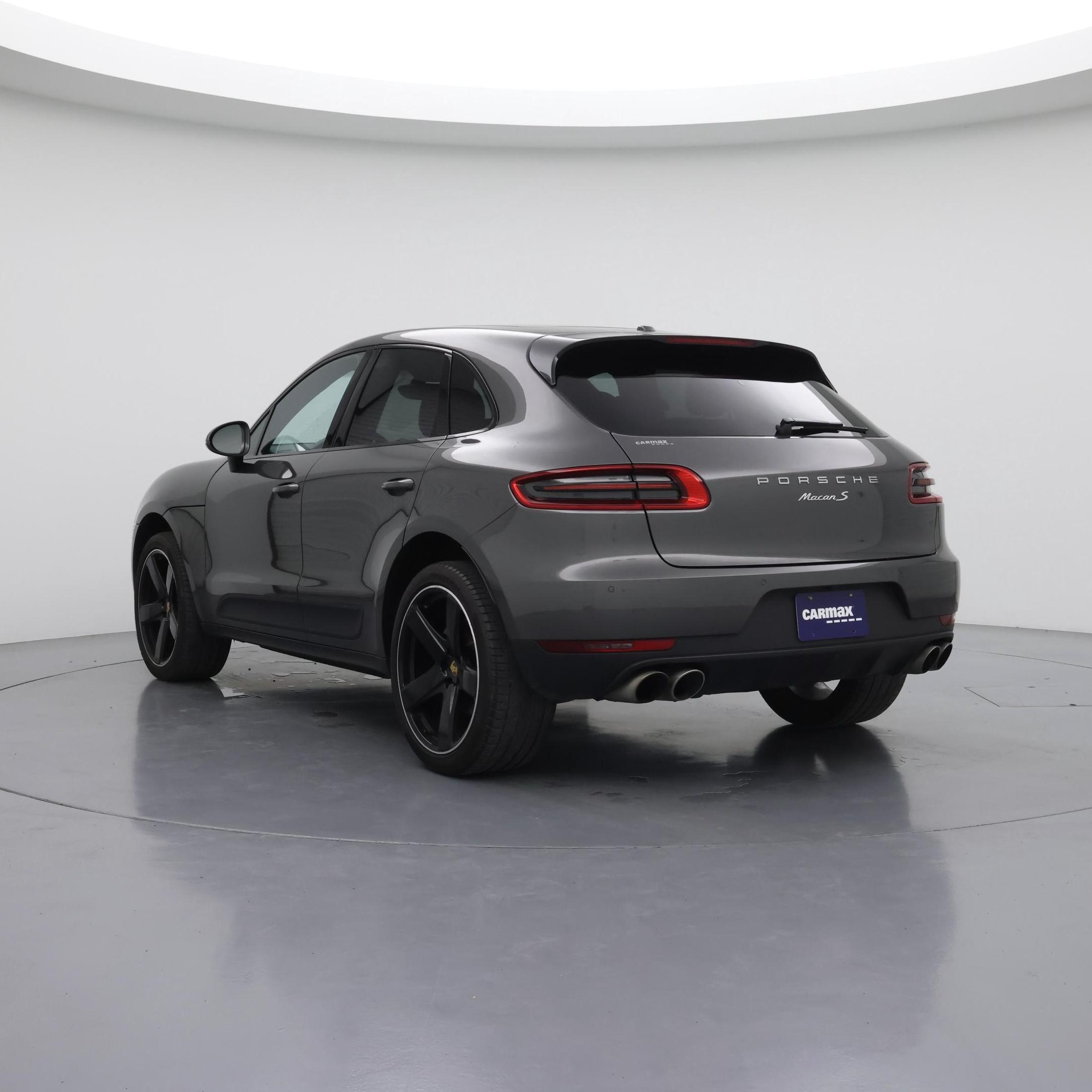 Thumbnail: 2016 Porsche Macan - 2