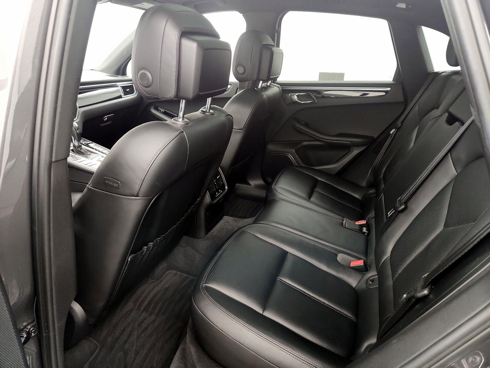 Thumbnail: 2016 Porsche Macan - 19