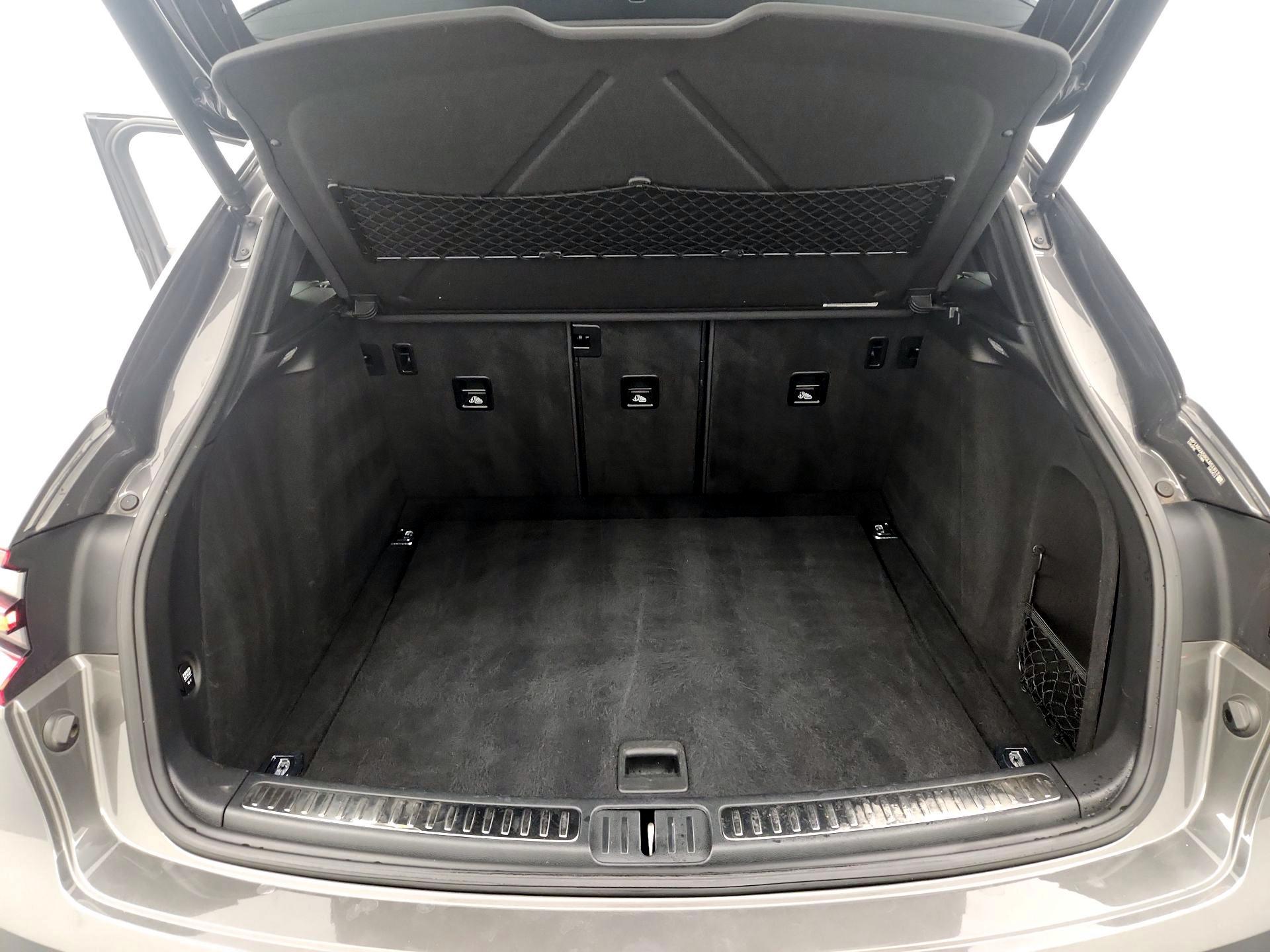 Thumbnail: 2016 Porsche Macan - 20