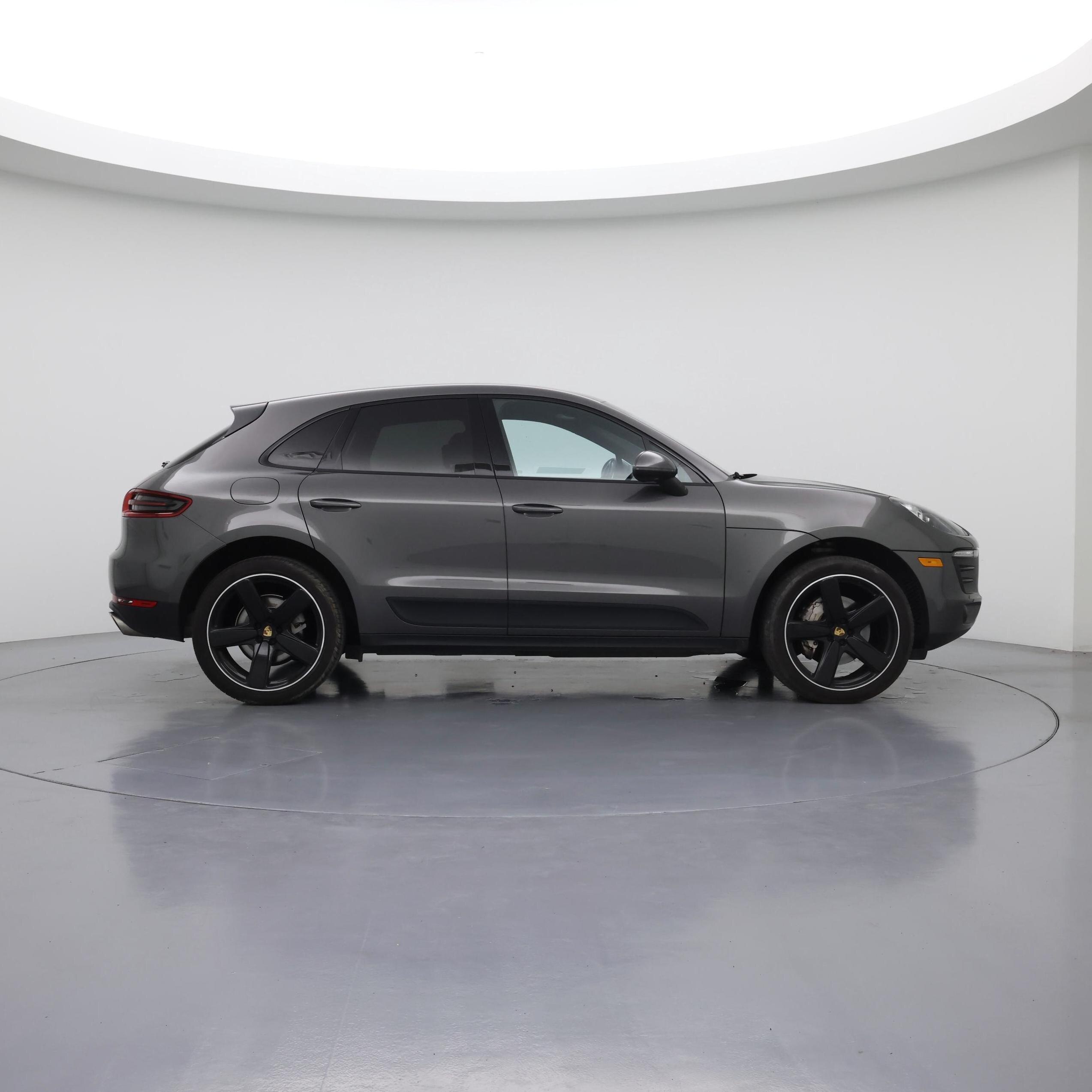 Thumbnail: 2016 Porsche Macan - 7