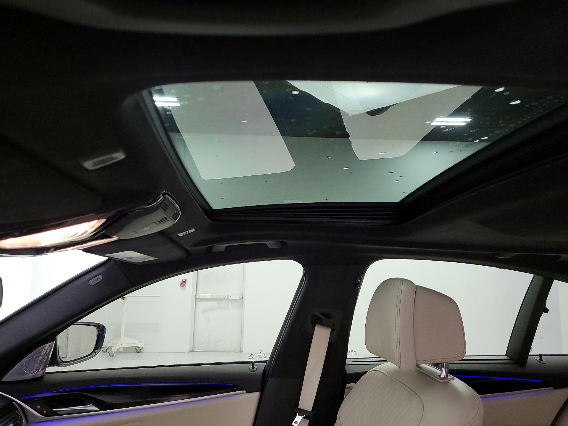 Thumbnail: 2018 BMW 5 Series - 20