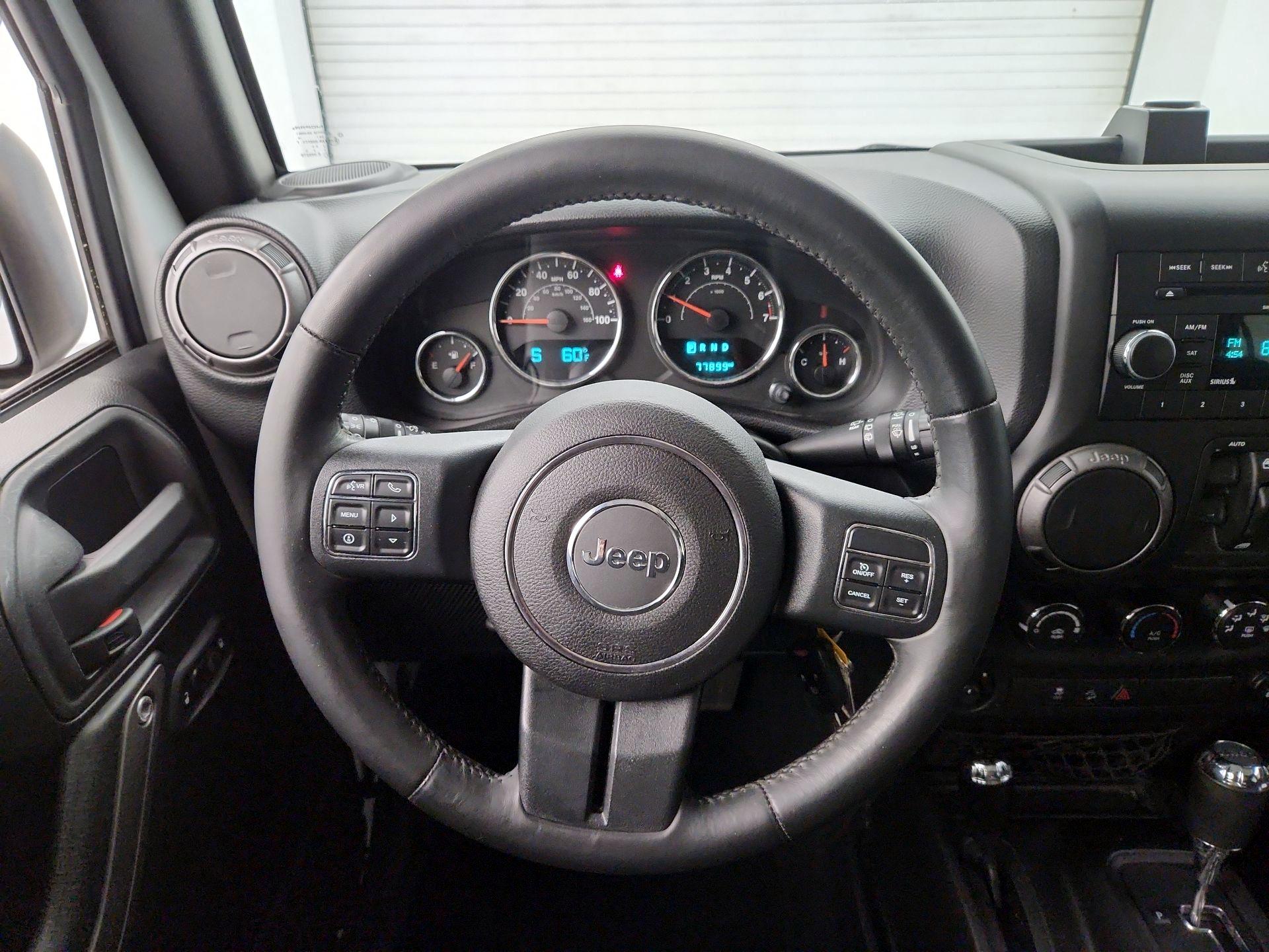 Thumbnail: 2015 Jeep Wrangler - 10