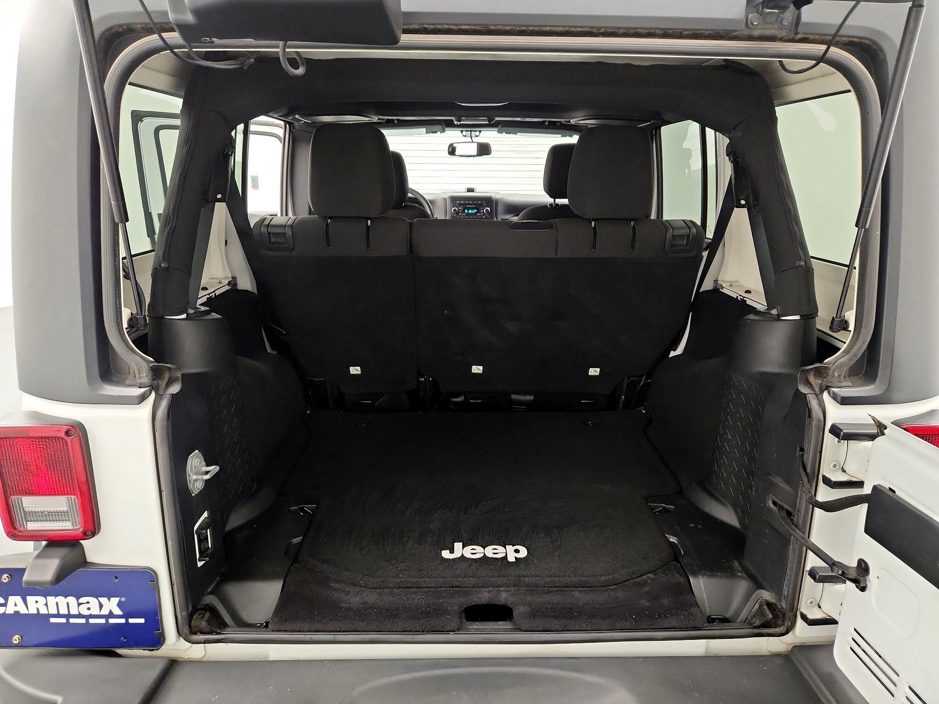 Thumbnail: 2015 Jeep Wrangler - 19