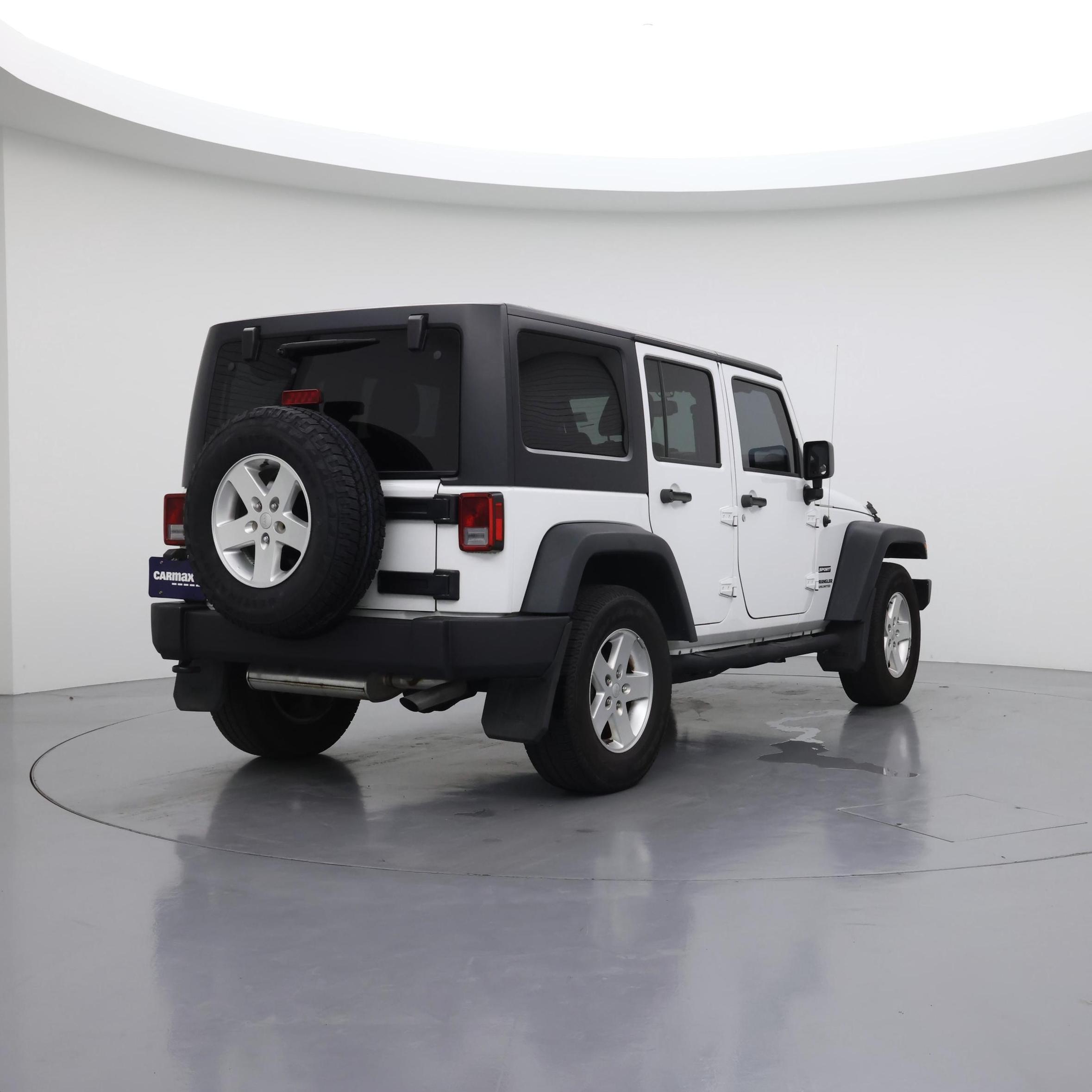 Thumbnail: 2015 Jeep Wrangler - 8