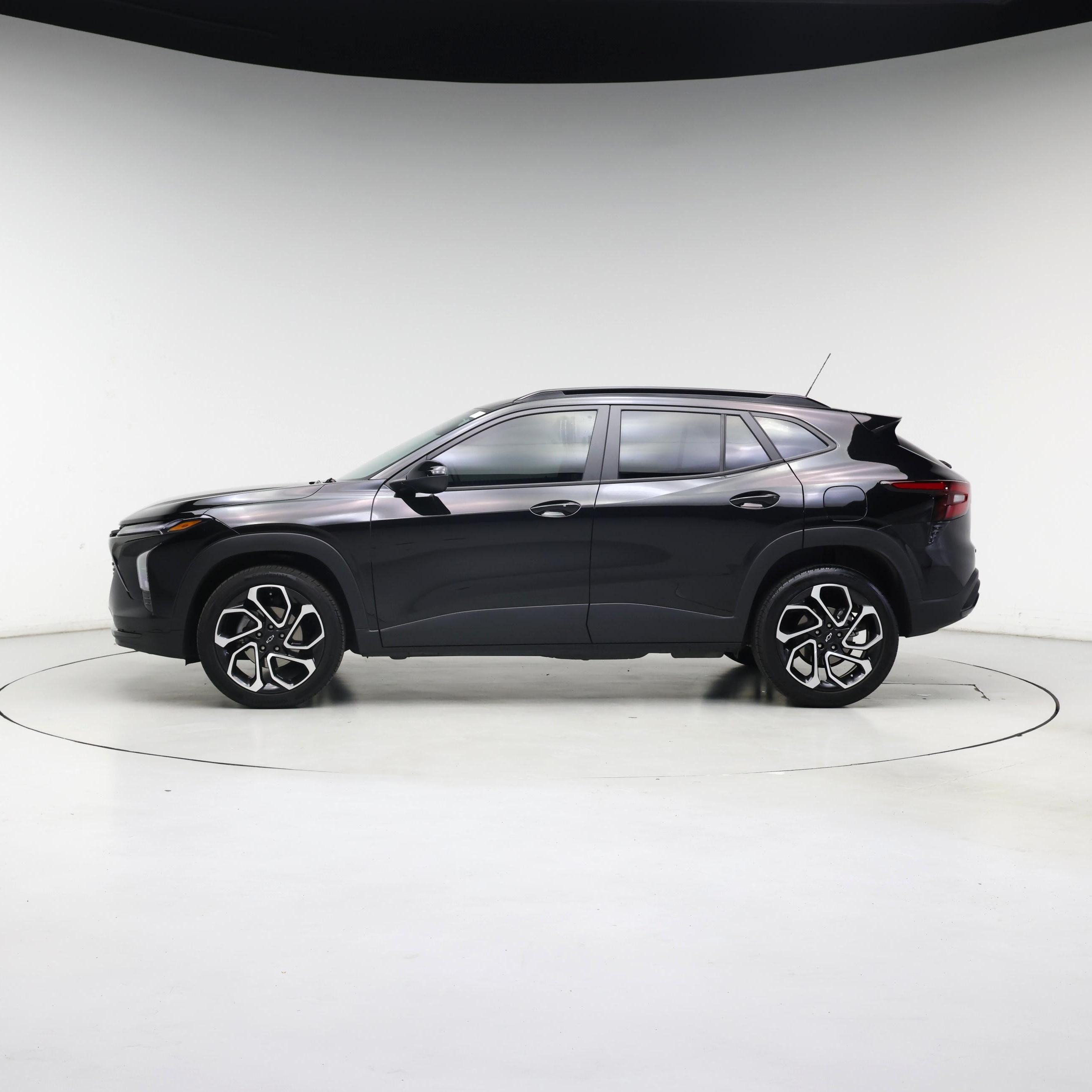 Thumbnail: 2024 Chevrolet Trax - 3