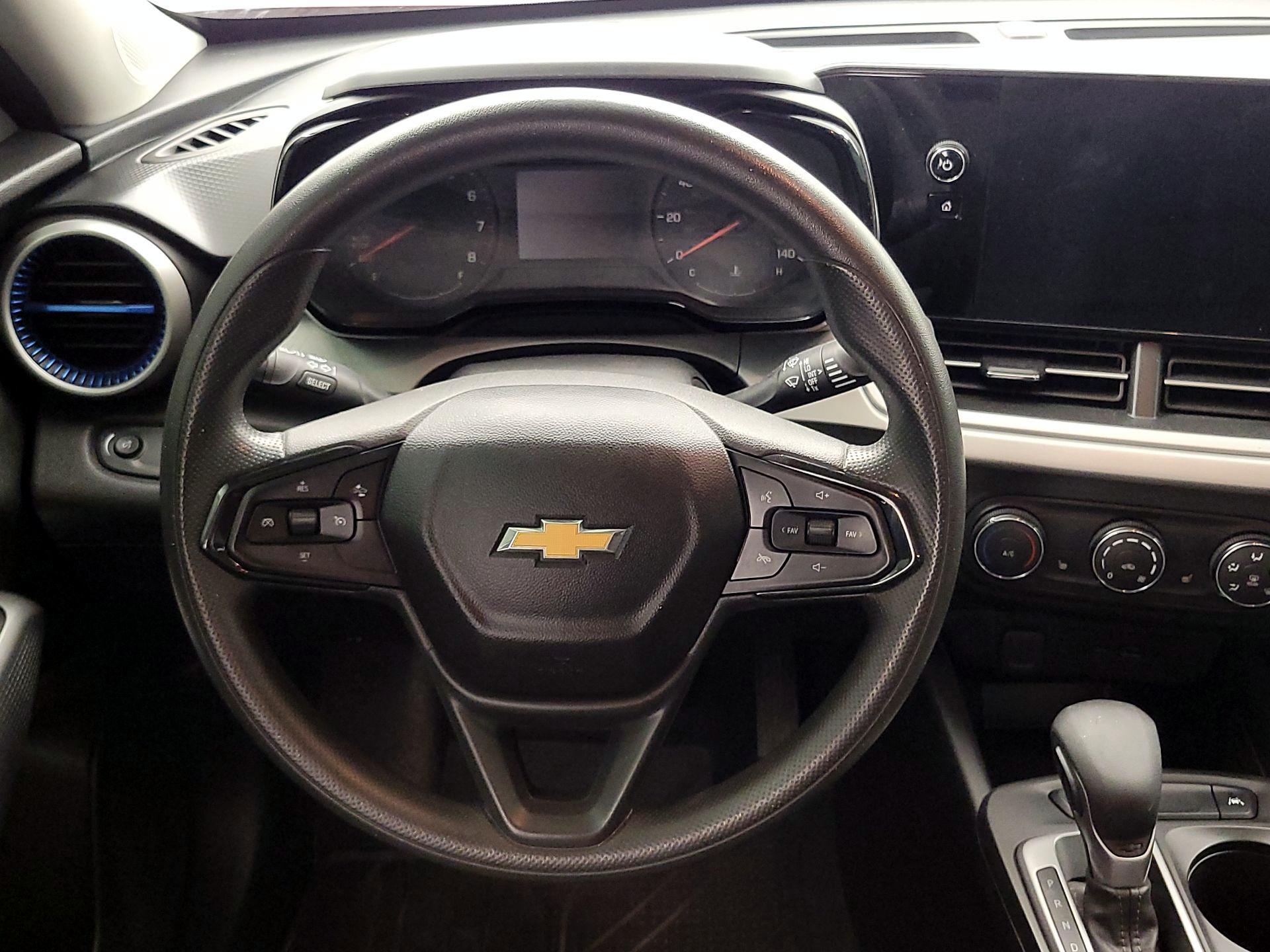 Thumbnail: 2024 Chevrolet Trax - 10