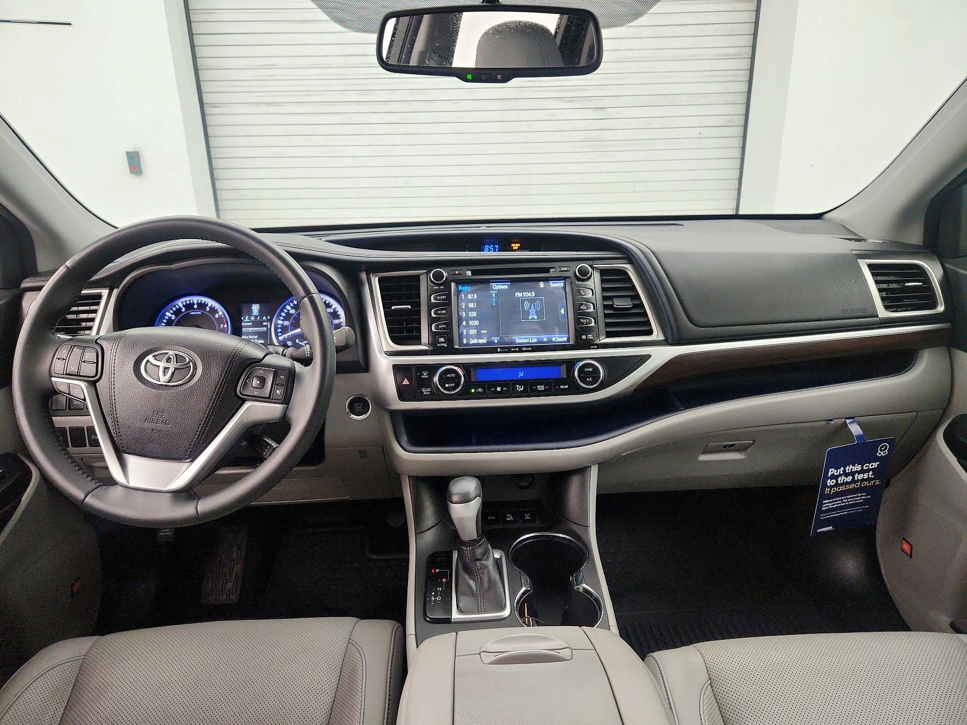 Thumbnail: 2016 Toyota Highlander - 9