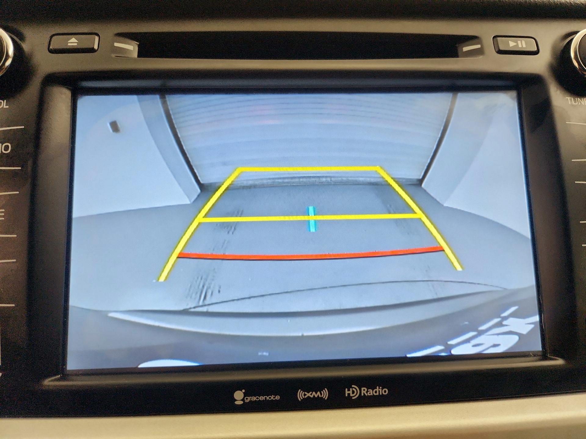 Thumbnail: 2016 Toyota Highlander - 14