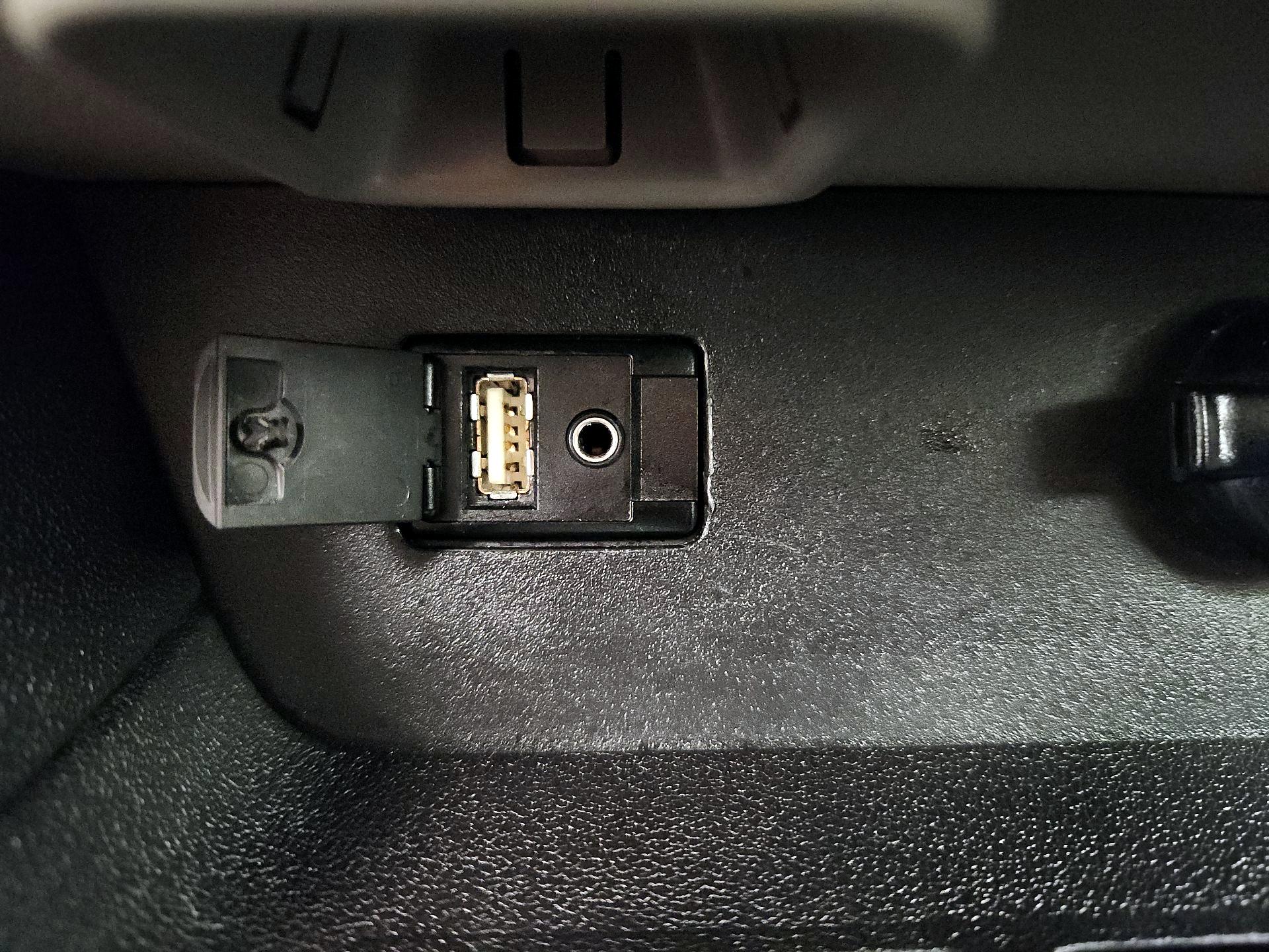 Thumbnail: 2016 Toyota Highlander - 18