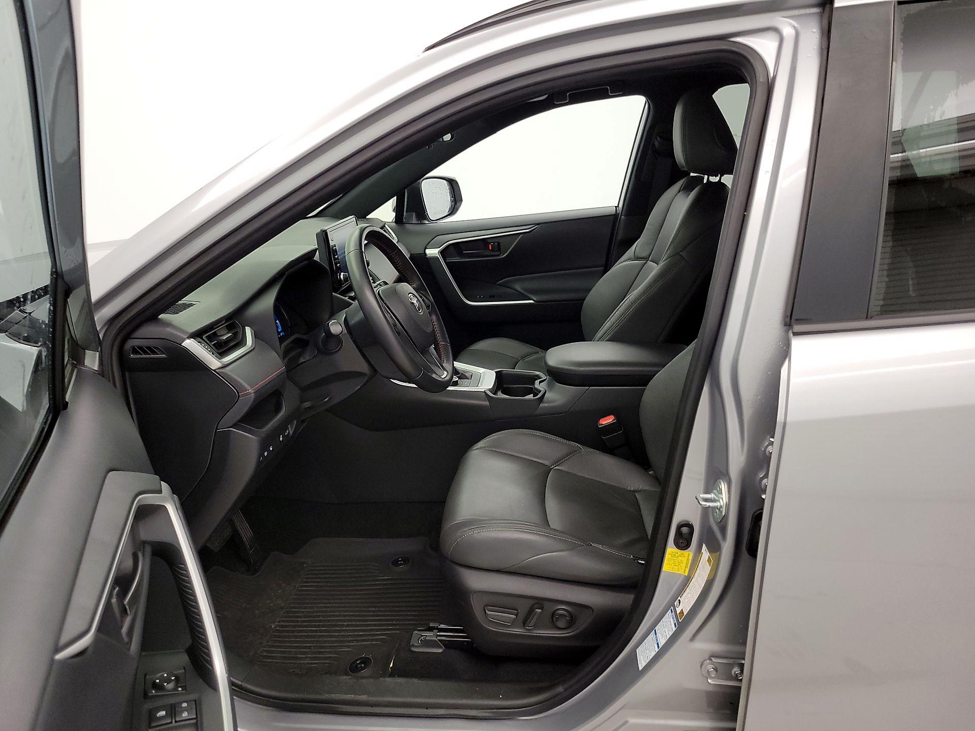 Thumbnail: 2021 Toyota RAV4 - 11