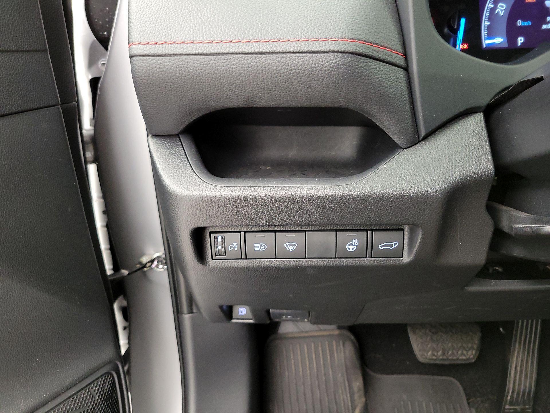 Thumbnail: 2021 Toyota RAV4 - 13