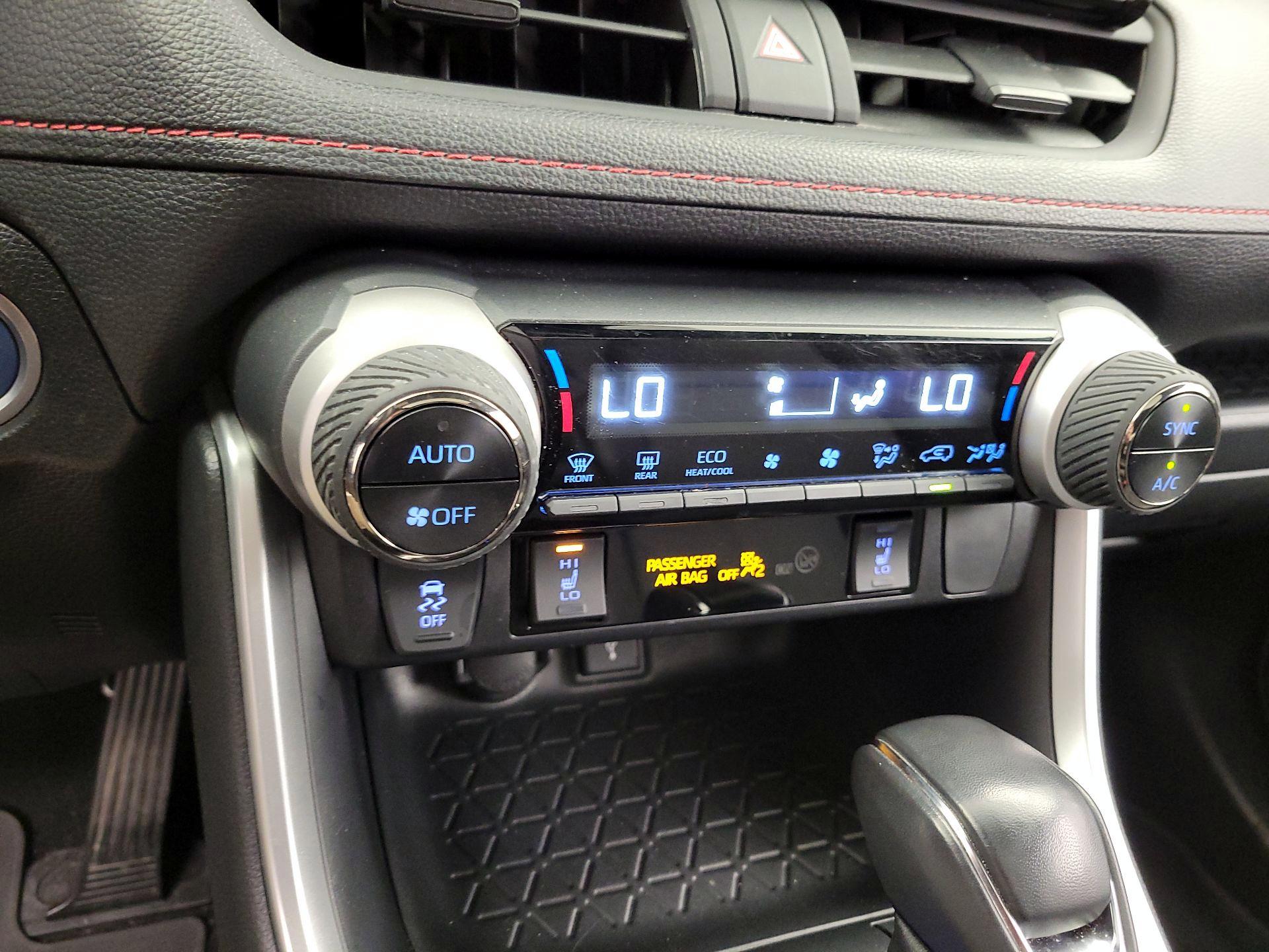 Thumbnail: 2021 Toyota RAV4 - 16