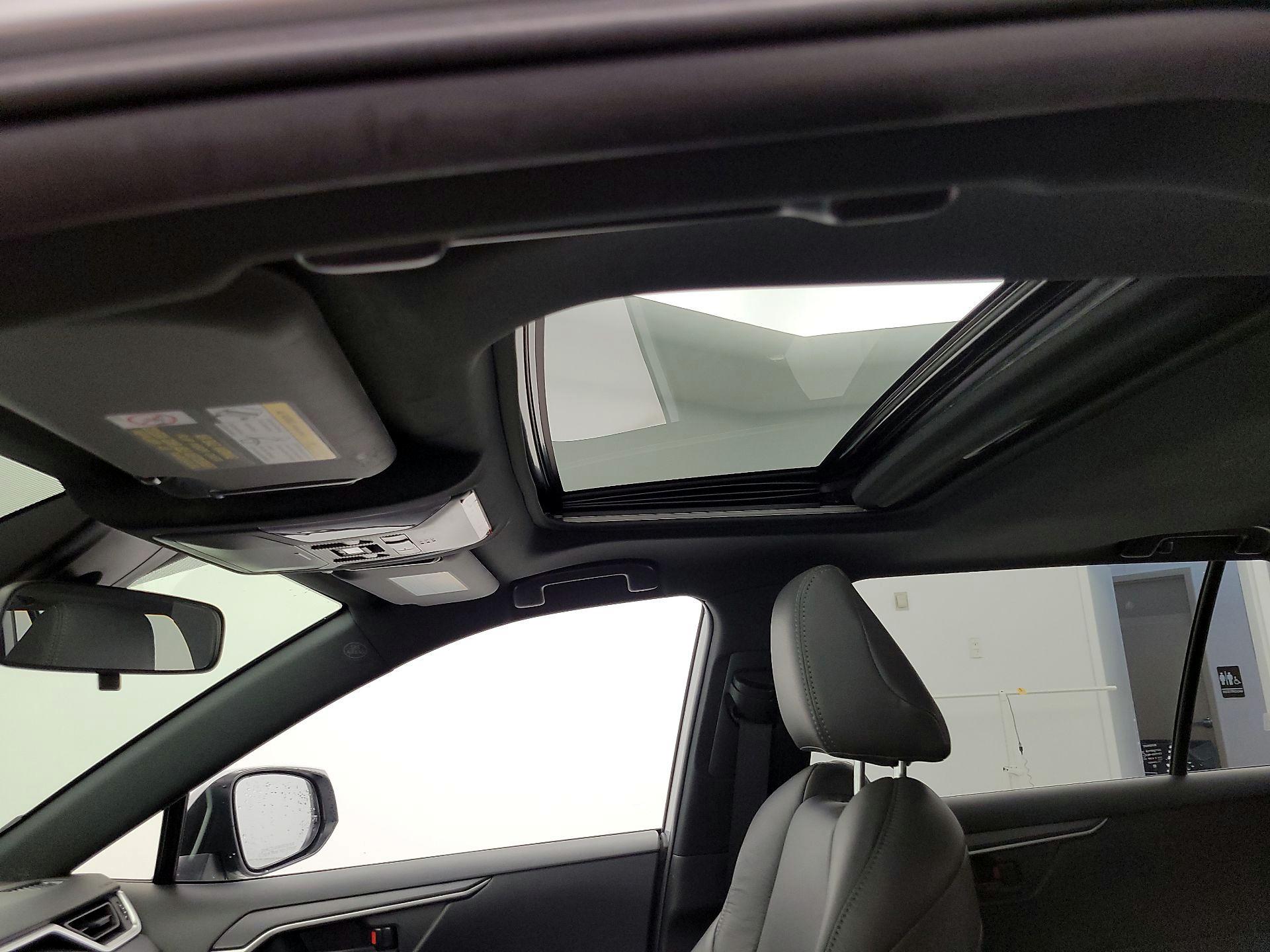 Thumbnail: 2021 Toyota RAV4 - 19